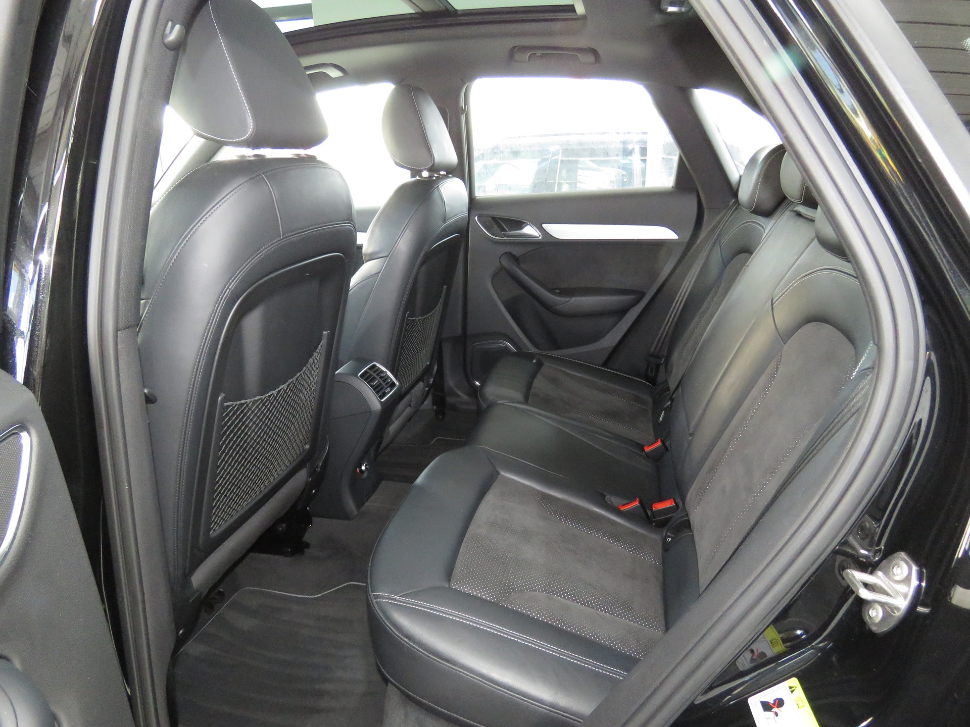 AUDI Q3 2.0 TDI Sport Quattro S-tronic (Automat)-image-8