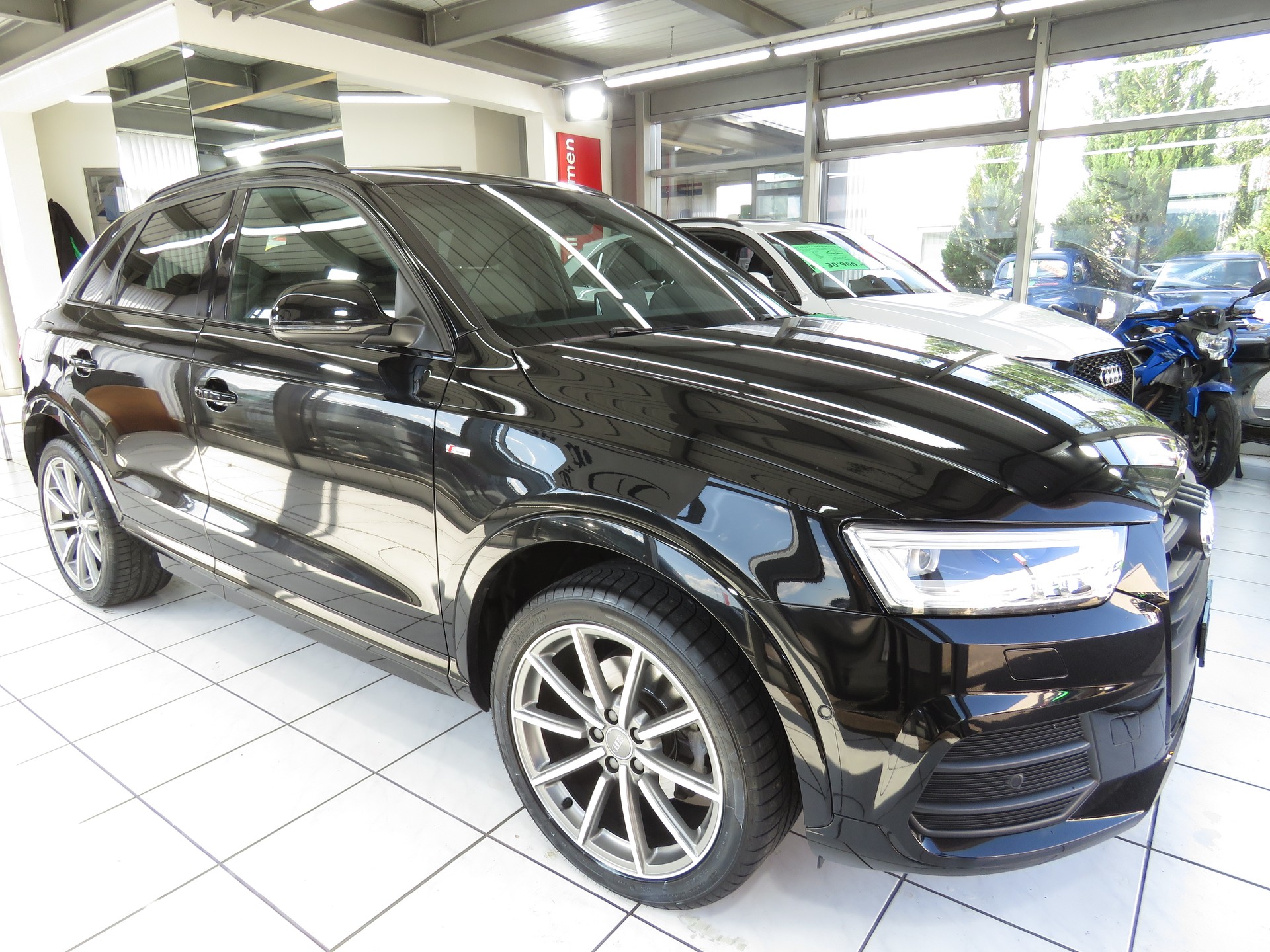 AUDI Q3 2.0 TDI Sport Quattro S-tronic (Automat)-image-2