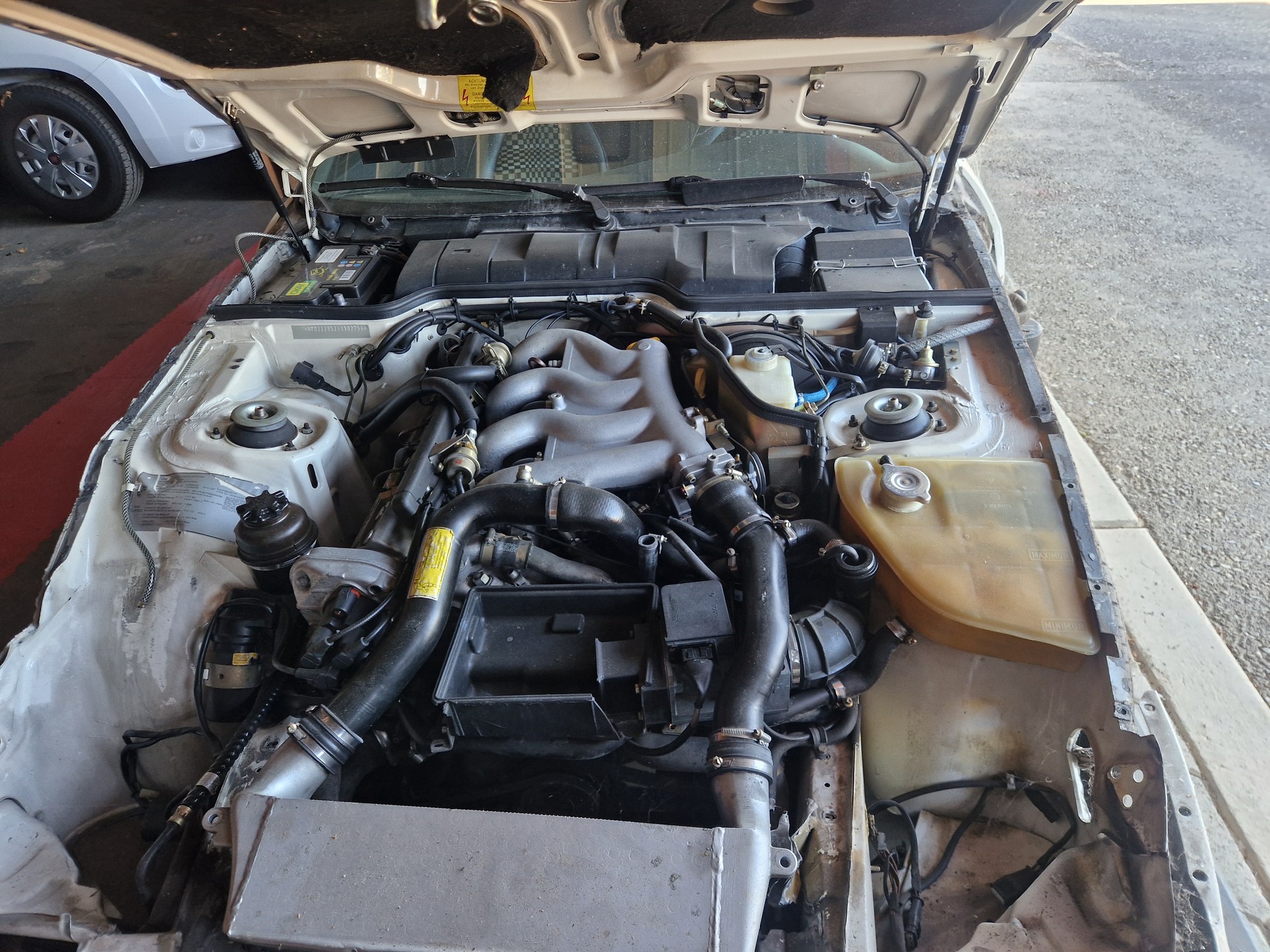 PORSCHE 944 Turbo-image-5