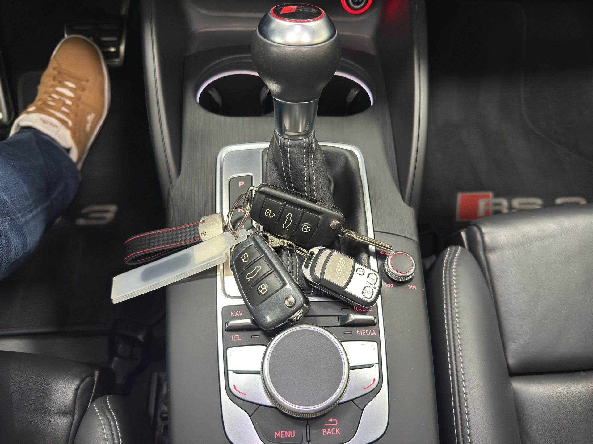 AUDI RS3 2.5 TSI quattro S-tronic-image-28