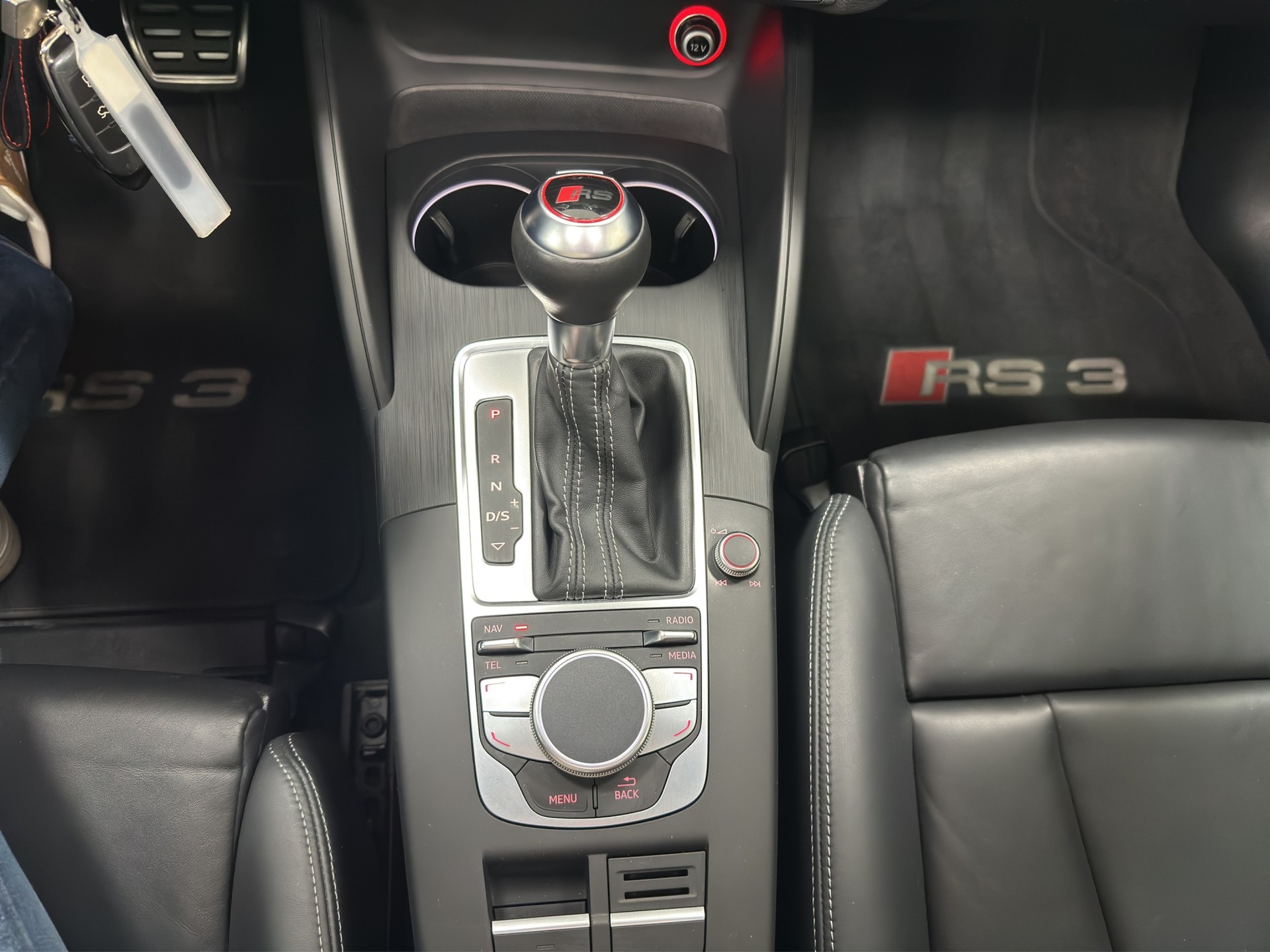 AUDI RS3 2.5 TSI quattro S-tronic-image-23