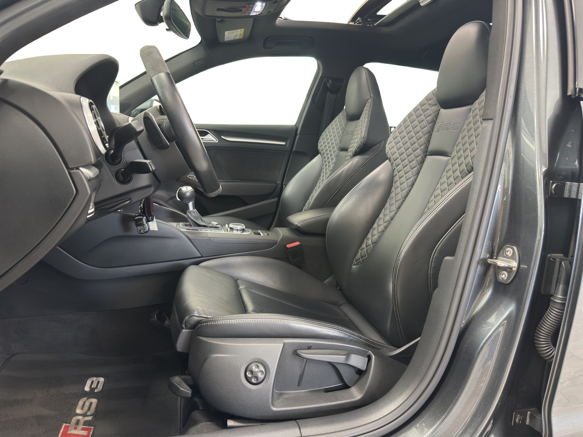 AUDI RS3 2.5 TSI quattro S-tronic-image-20