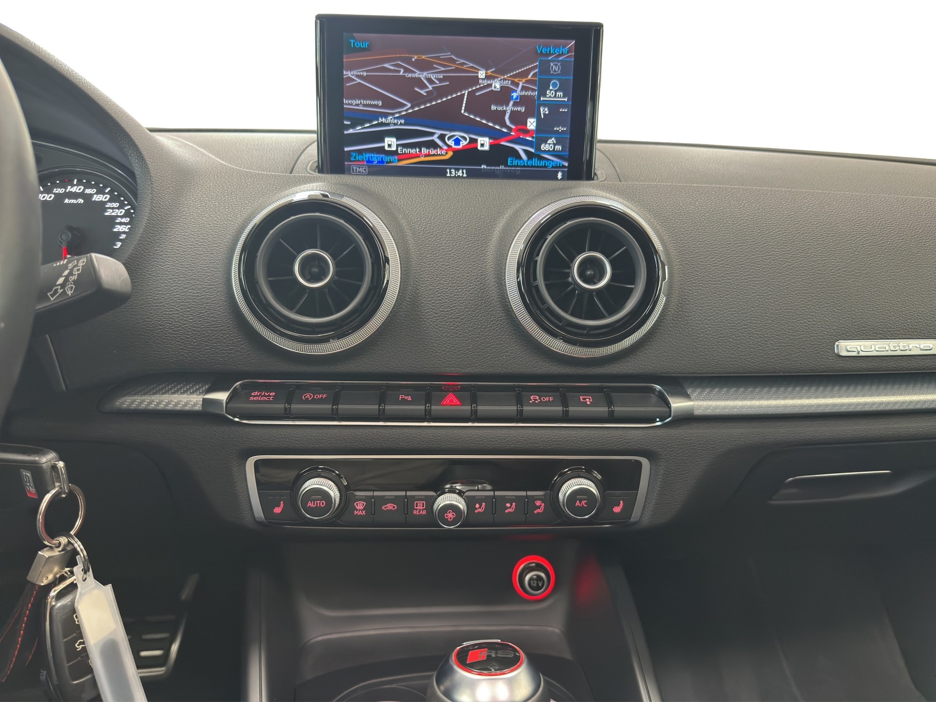 AUDI RS3 2.5 TSI quattro S-tronic-image-24