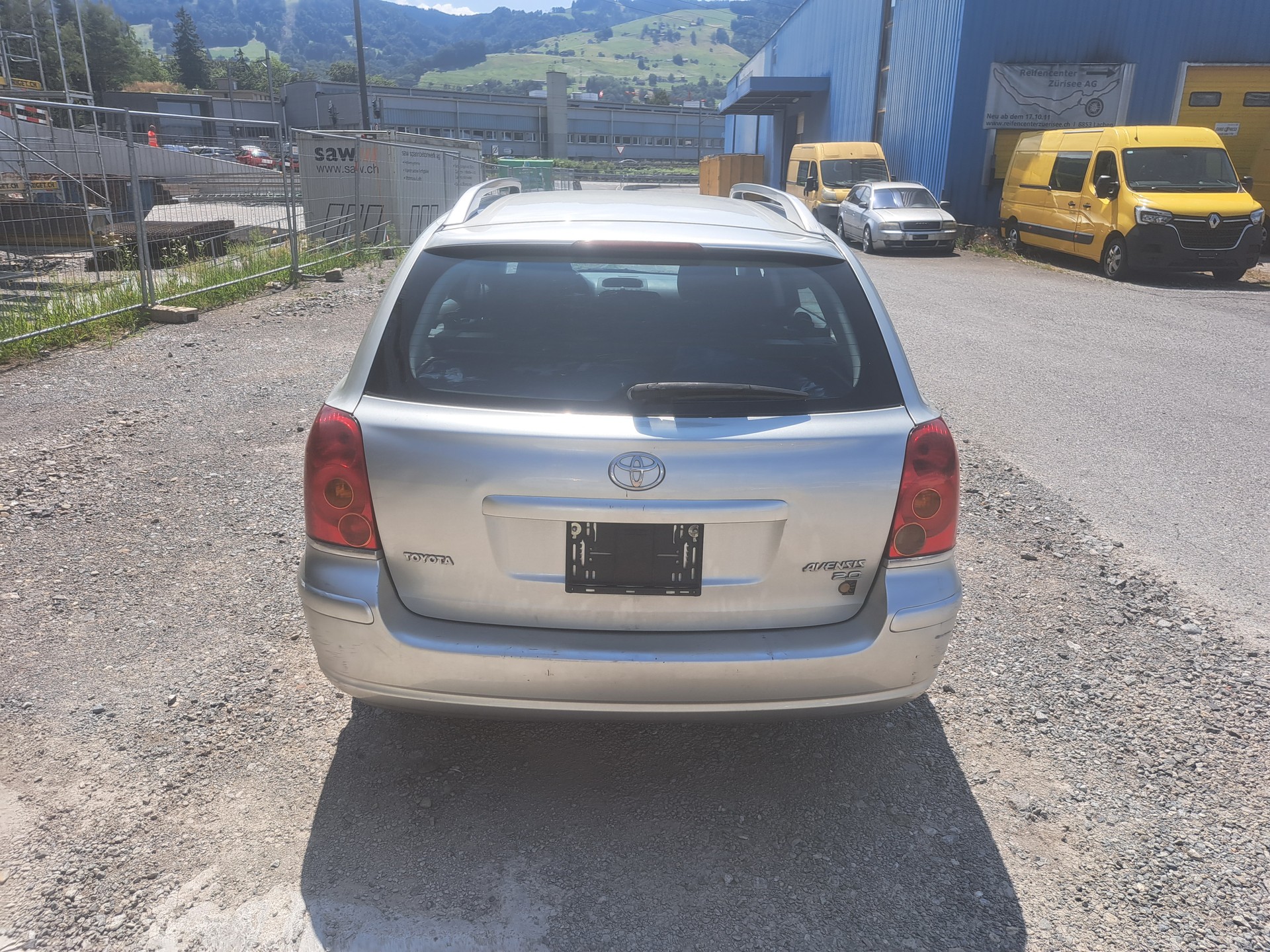 TOYOTA Avensis 2.0 D4 VVT-i Linea Sol Sportswagon-image-6