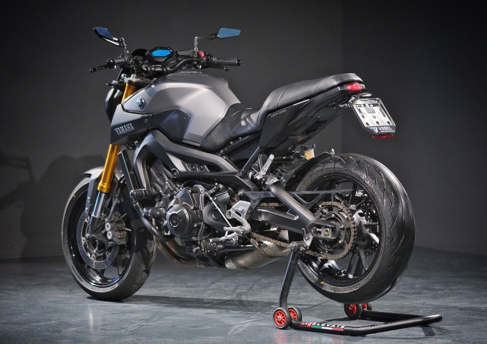 YAMAHA MT-09 ABS-showroom-element-3