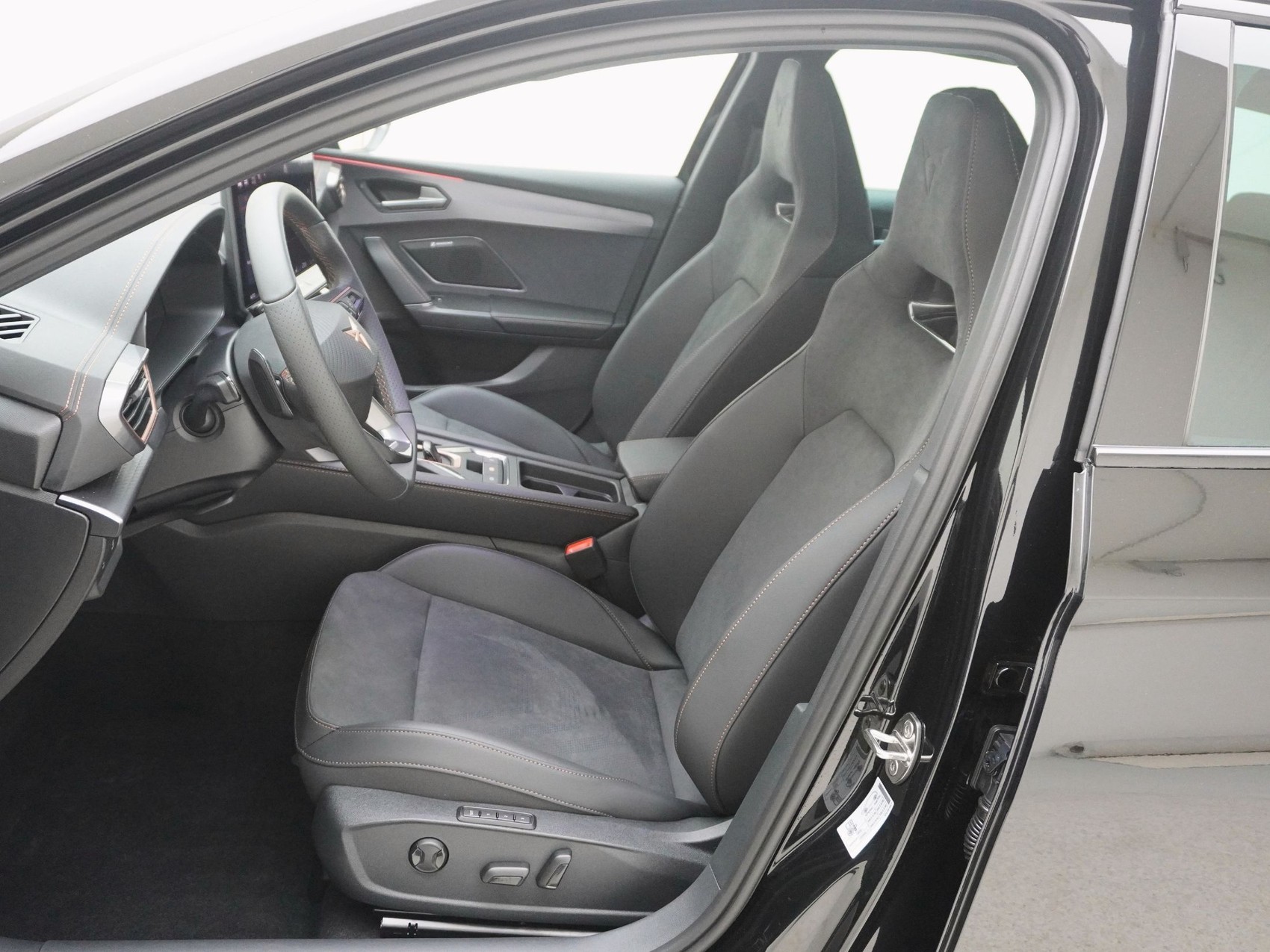 CUPRA Leon ST 2.0 TSI VZ 4Drive DSG-image-13