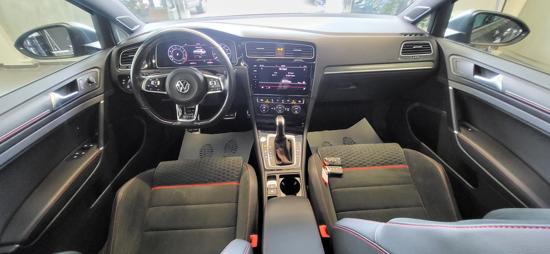 VW Golf 2.0 TSI GTI Performance DSG-image-5