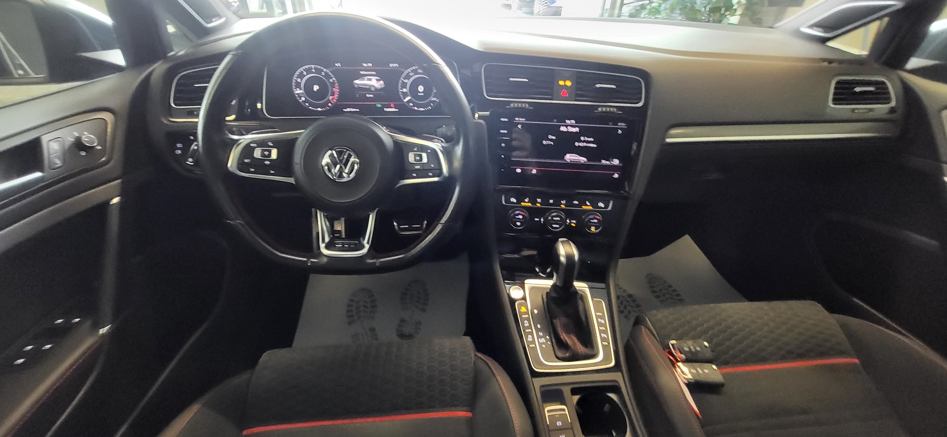 VW Golf 2.0 TSI GTI Performance DSG-image-6