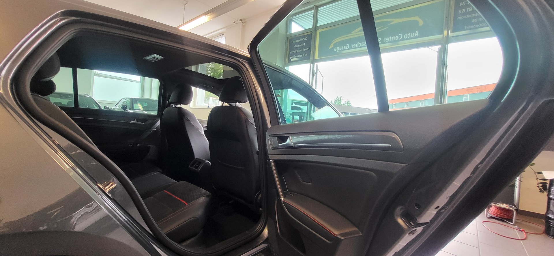 VW Golf 2.0 TSI GTI Performance DSG-image-11