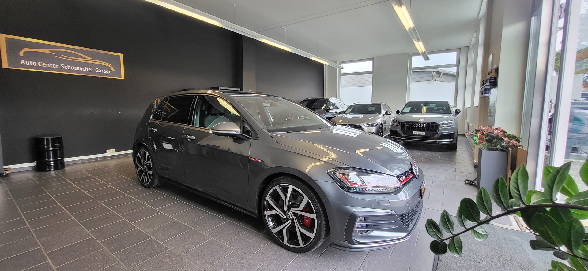 VW Golf 2.0 TSI GTI Performance DSG-image-2