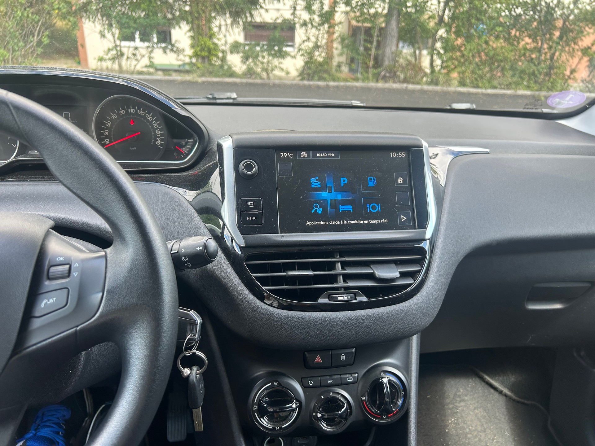 PEUGEOT 208 1.2 VTI Active-image-8