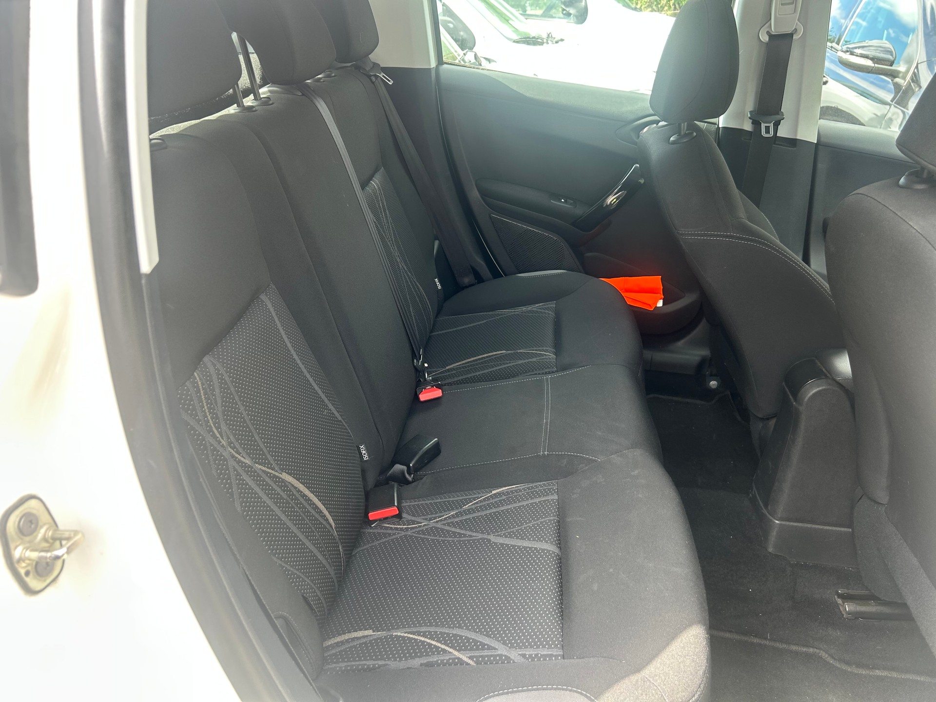 PEUGEOT 208 1.2 VTI Active-image-10