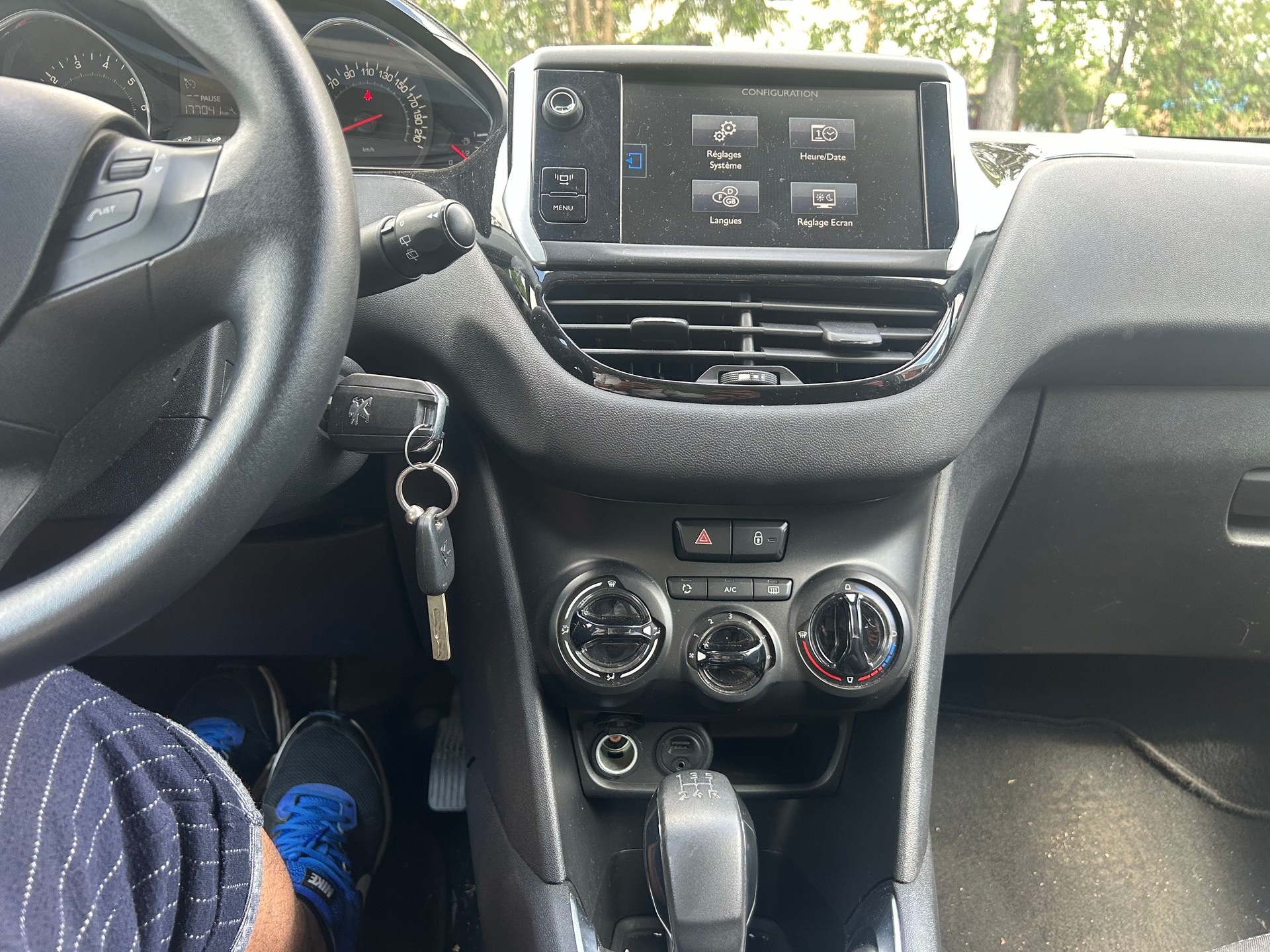 PEUGEOT 208 1.2 VTI Active-image-9