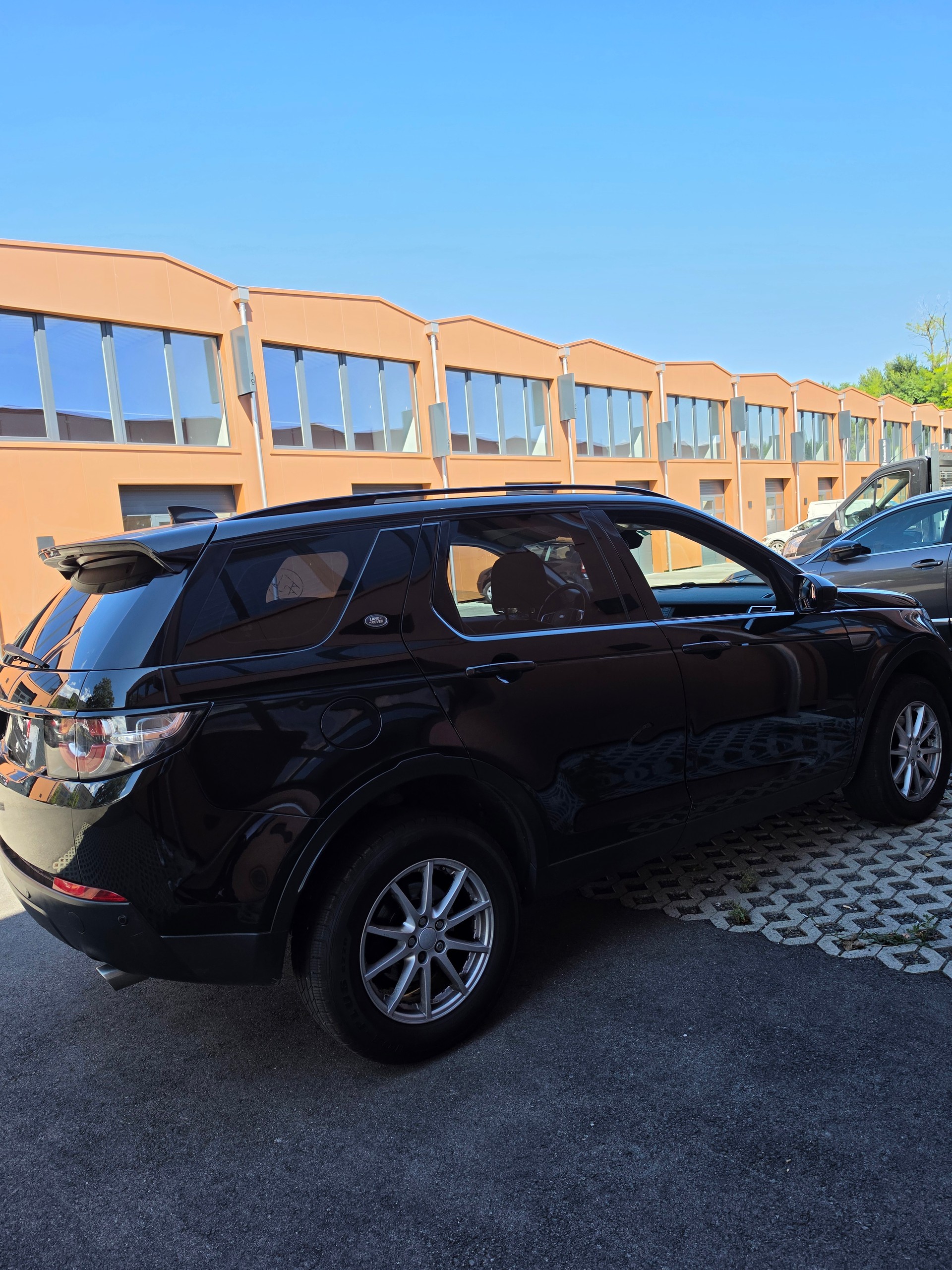 LAND ROVER Discovery Sport 2.0 TD4 Pure-image-4