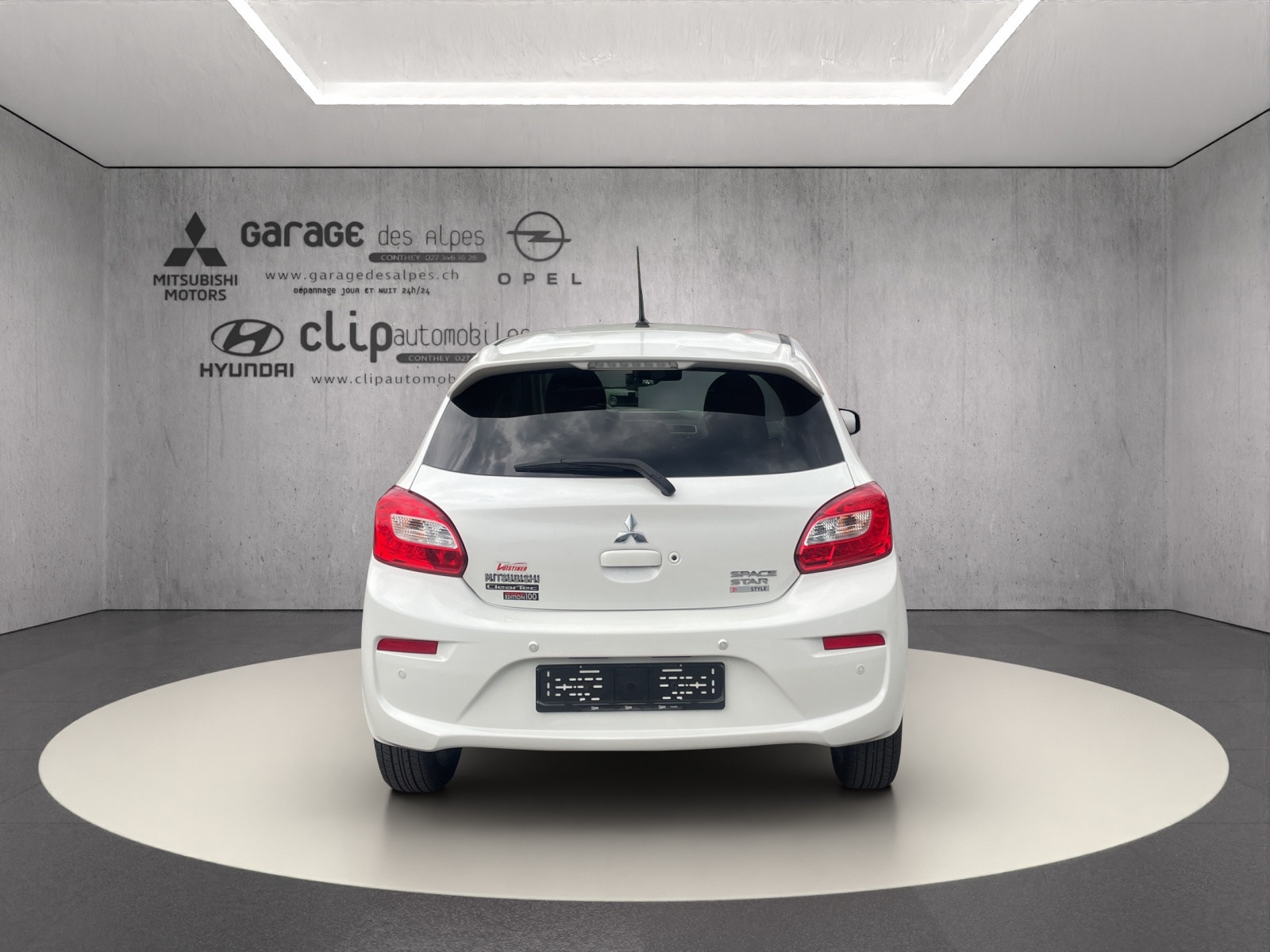 MITSUBISHI Space Star 1.2 MIVEC Style Anniversary-image-4