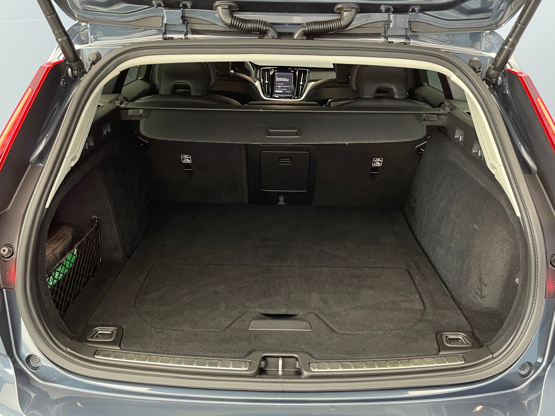 VOLVO V60 2.0 T6 TE R-Design eAWD-image-12