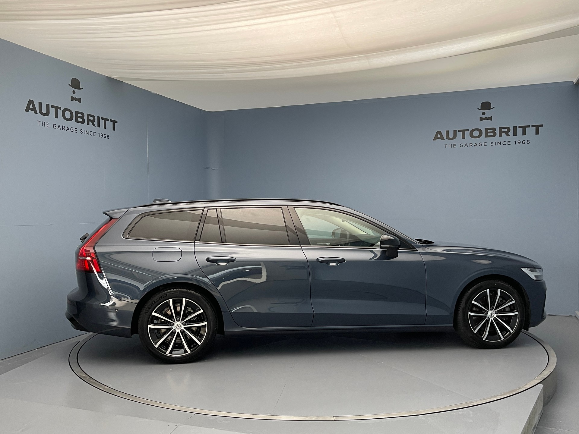 VOLVO V60 2.0 T6 TE R-Design eAWD-image-4