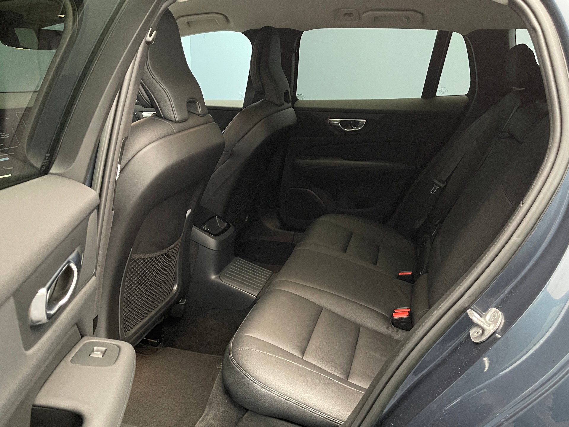 VOLVO V60 2.0 T6 TE R-Design eAWD-image-6