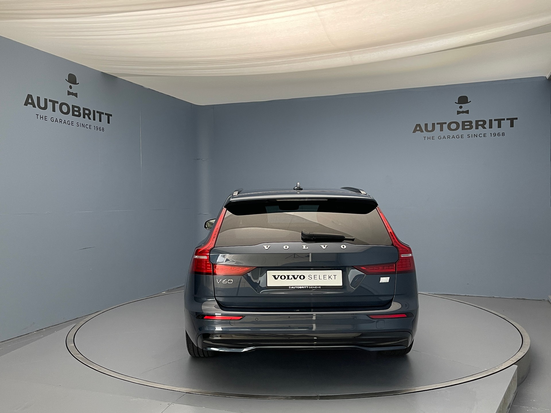 VOLVO V60 2.0 T6 TE R-Design eAWD-image-3