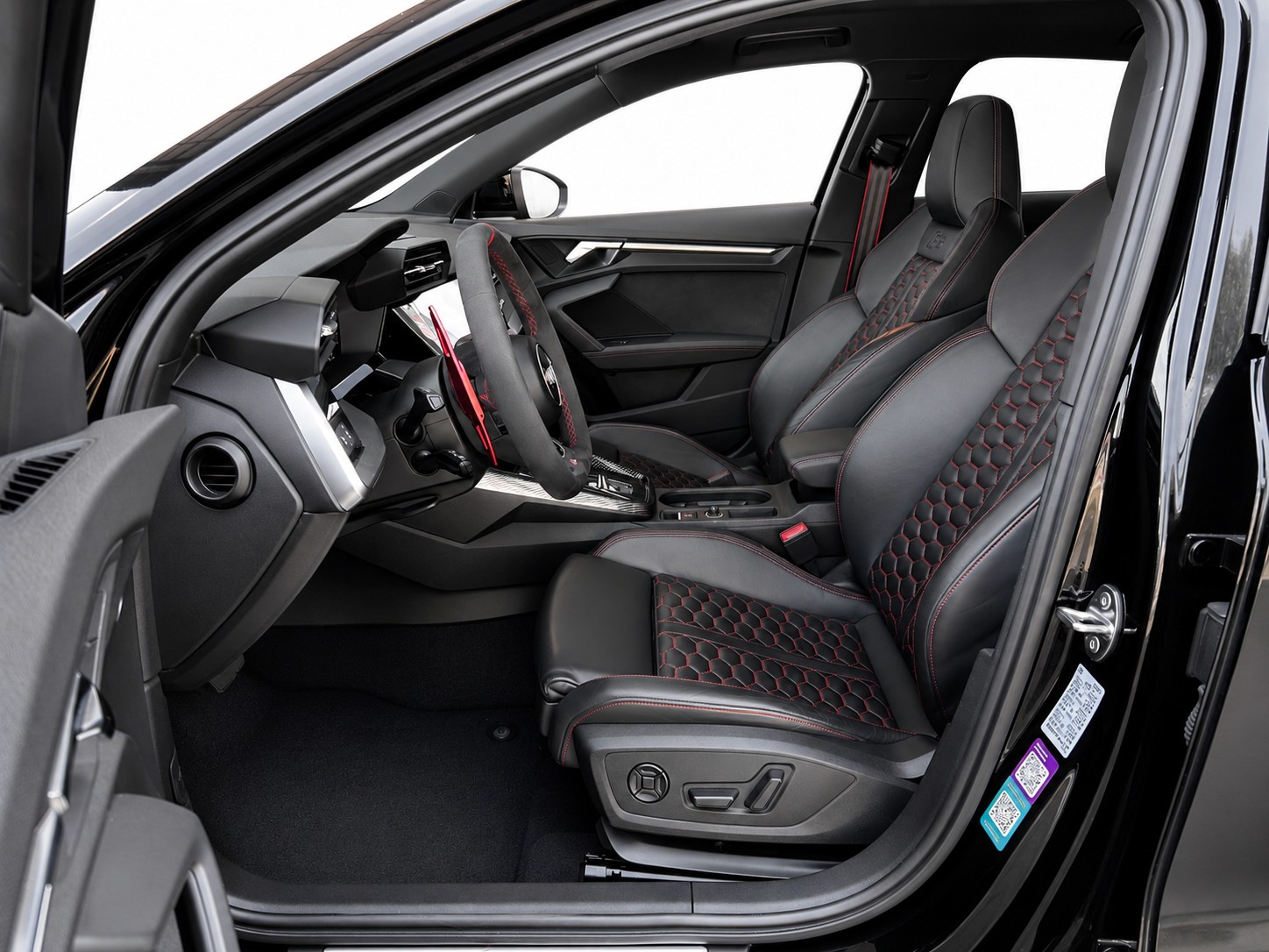 AUDI RS3 Sportback 2.5 TFSI quattro S-Tronic-image-8