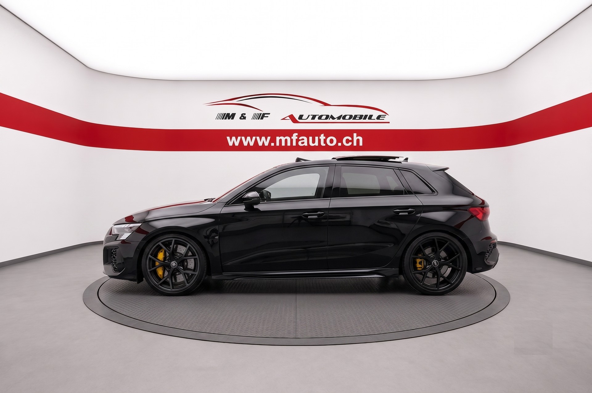 AUDI RS3 Sportback 2.5 TFSI quattro S-Tronic-image-4