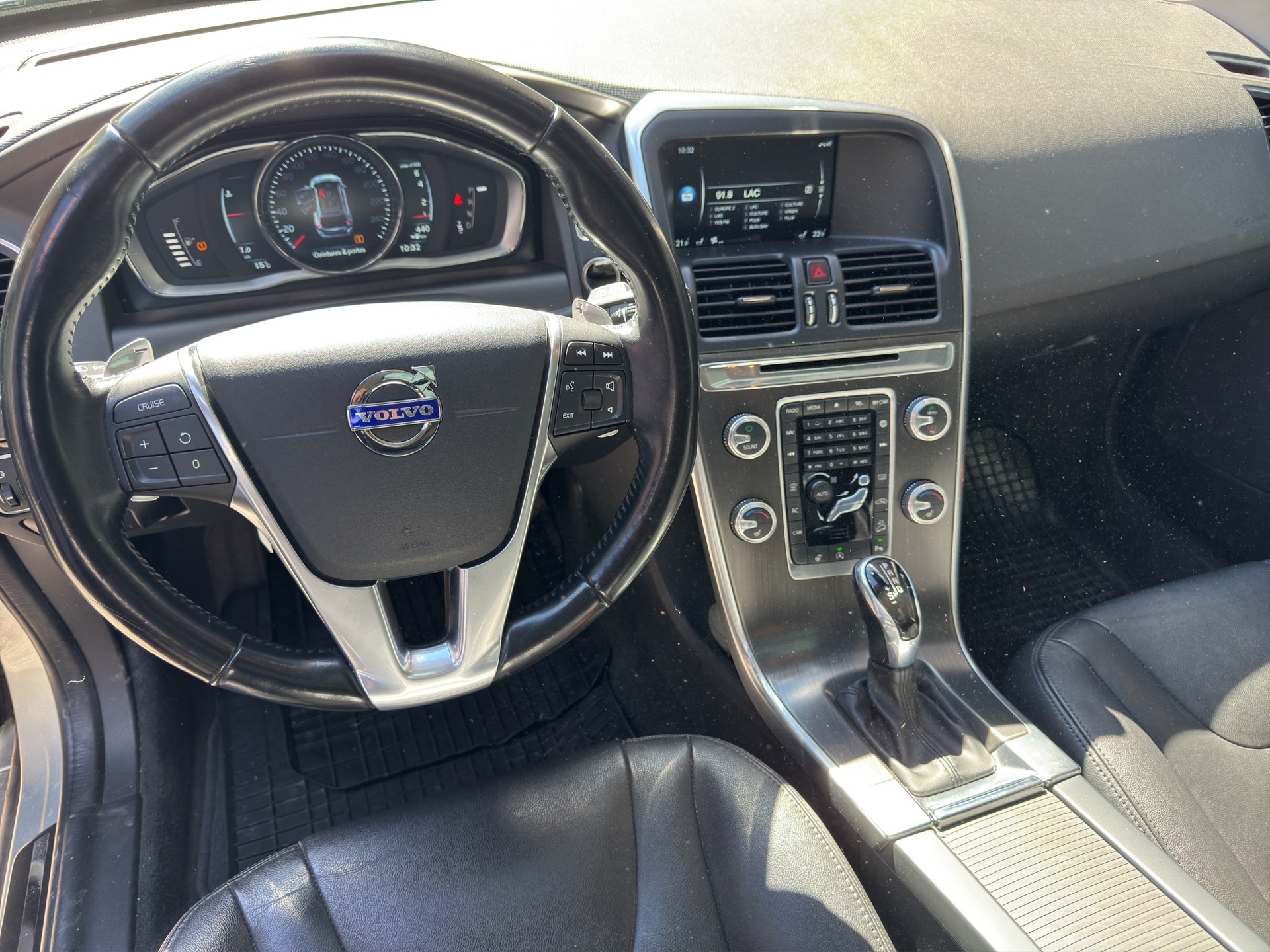 VOLVO XC60 T5 AWD Momentum Geartronic-image-12