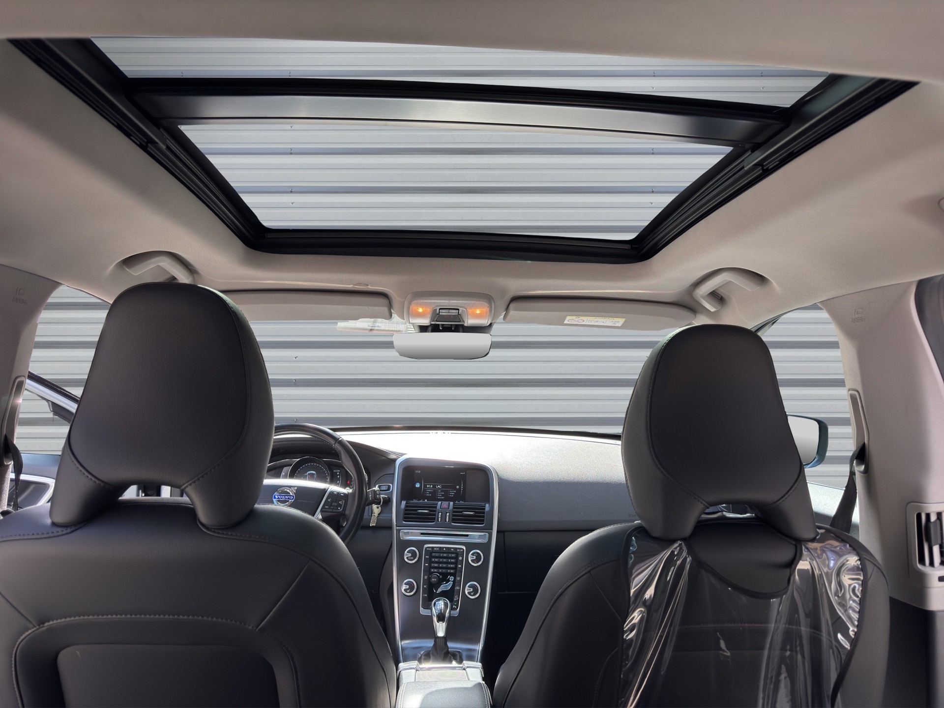VOLVO XC60 T5 AWD Momentum Geartronic-image-14
