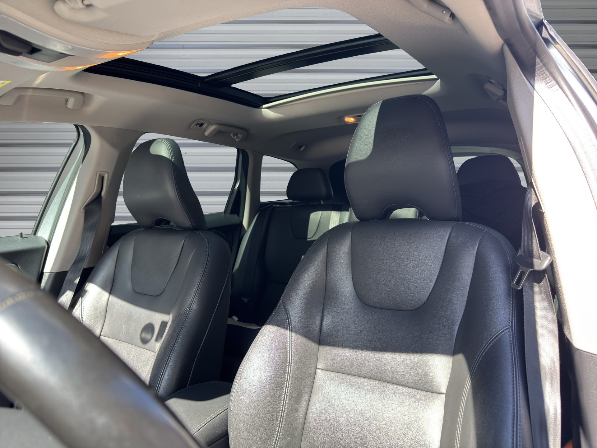 VOLVO XC60 T5 AWD Momentum Geartronic-image-7