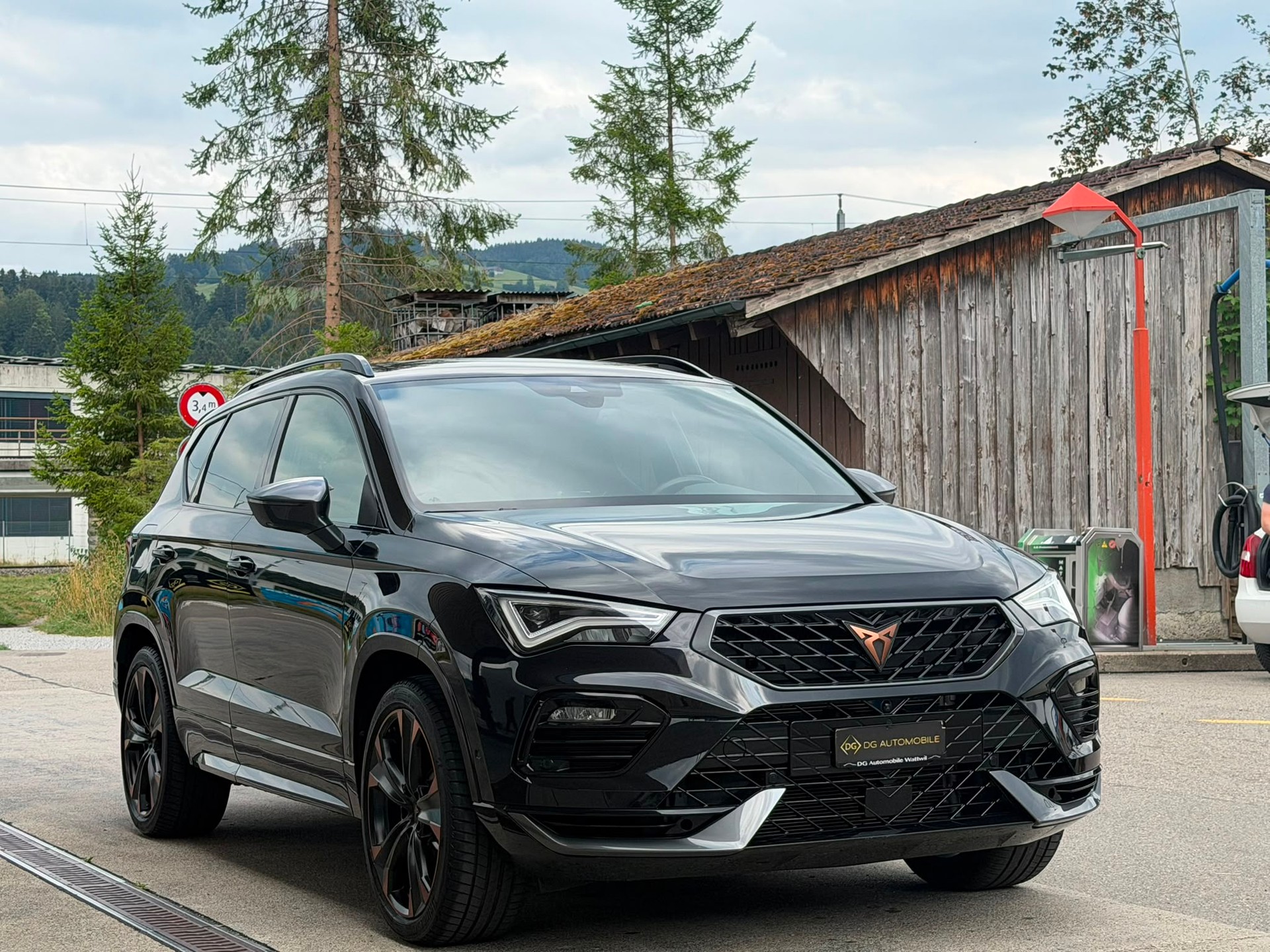 CUPRA Ateca 2.0TSI 4Drive DSG Top Ausgestattet**El. Anhängerkupplung**Cupra- & Startknopf am Lenkrad**Assistenzpaket XL**DCC*-image-2