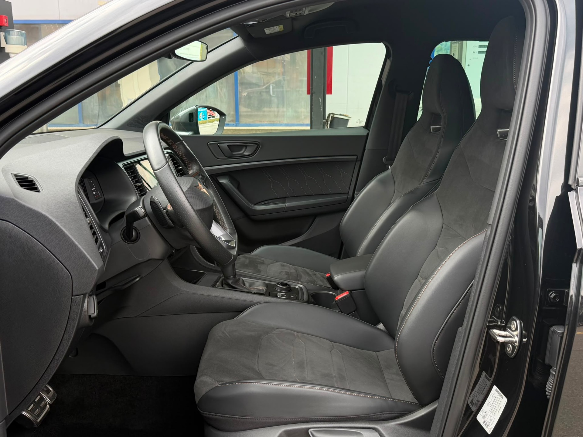 CUPRA Ateca 2.0TSI 4Drive DSG Top Ausgestattet**El. Anhängerkupplung**Cupra- & Startknopf am Lenkrad**Assistenzpaket XL**DCC*-image-8
