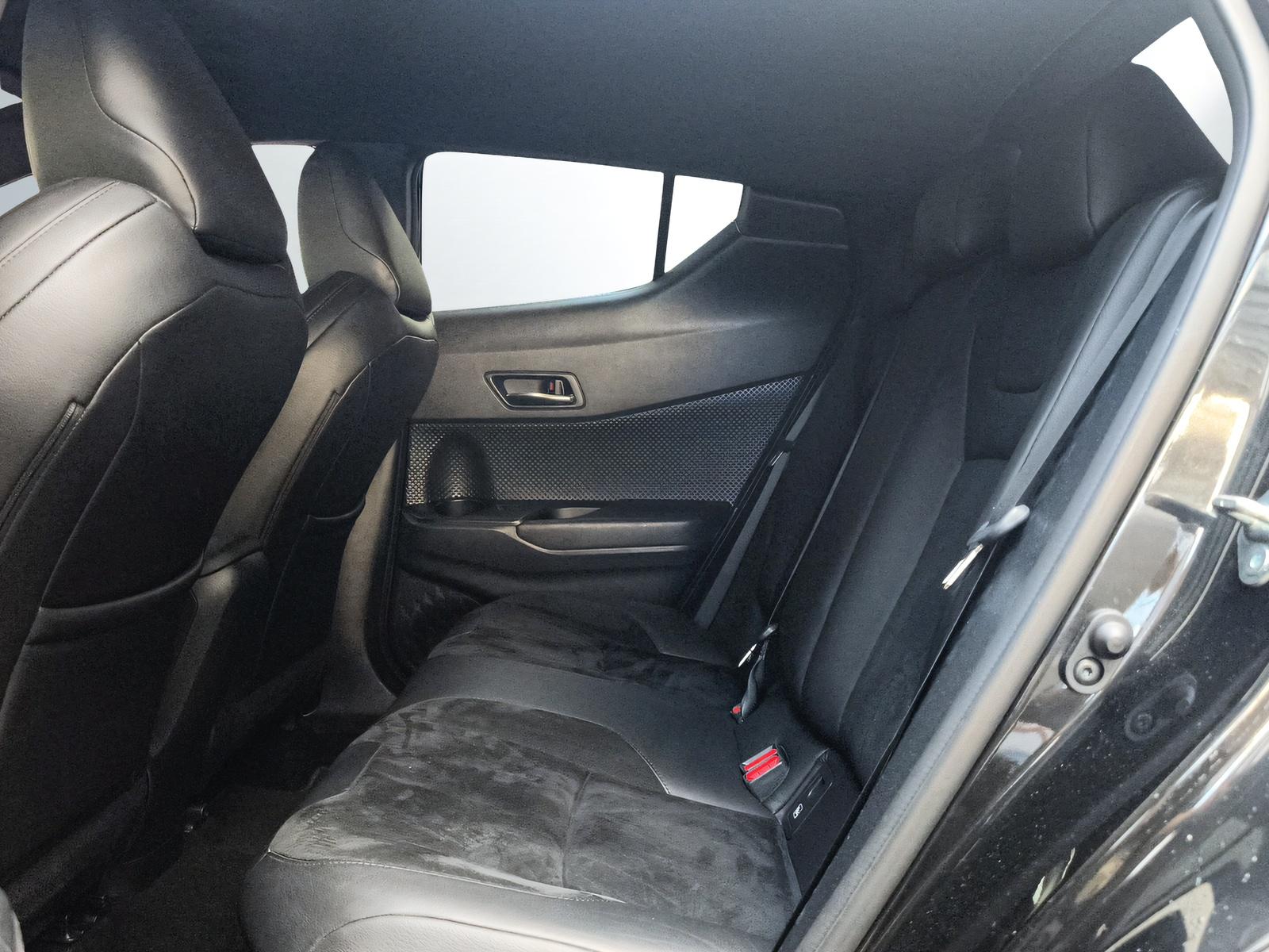 TOYOTA C-HR 2.0 VVTi HSD Move-image-12