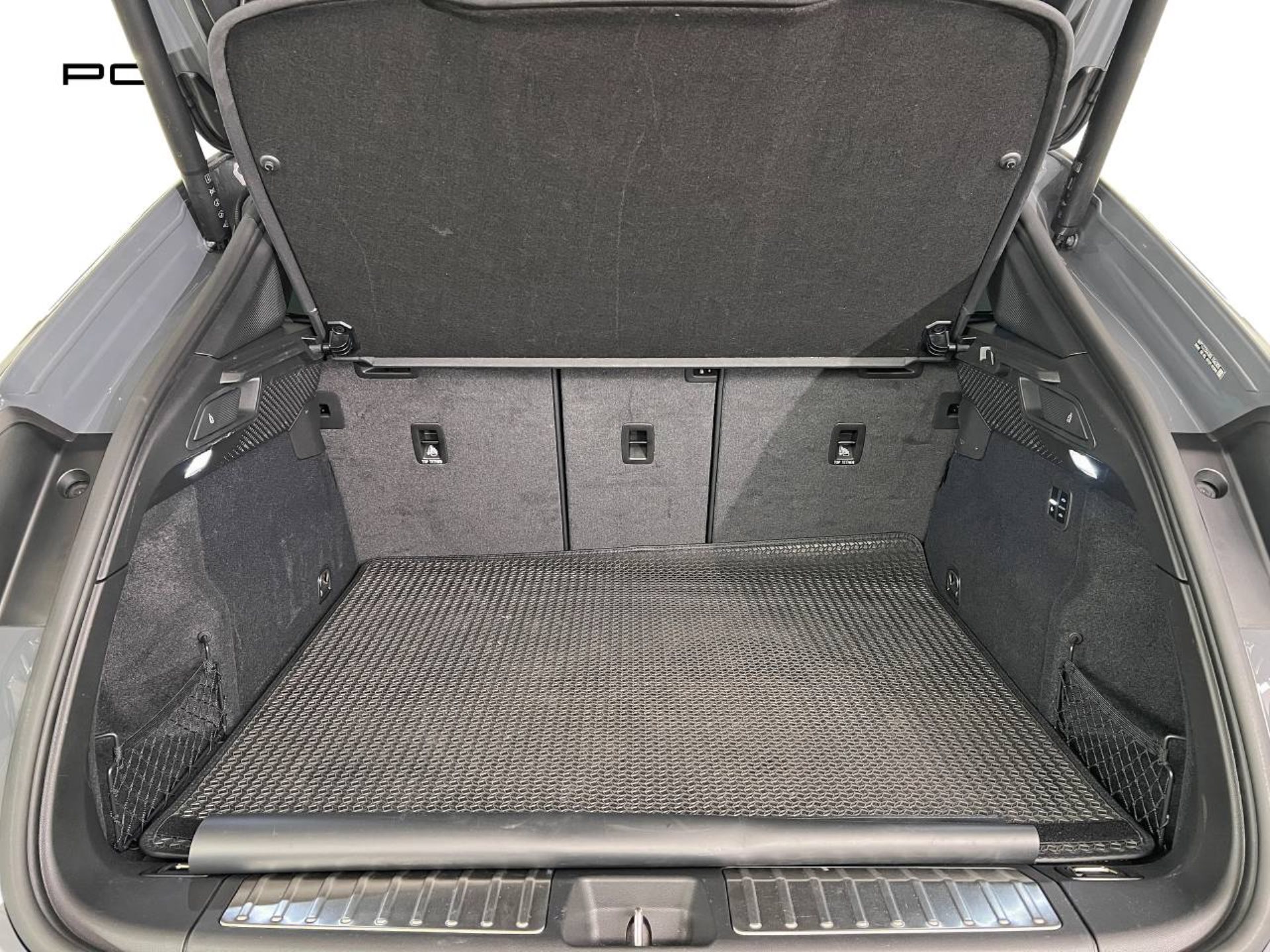 PORSCHE Macan 4S-image-14