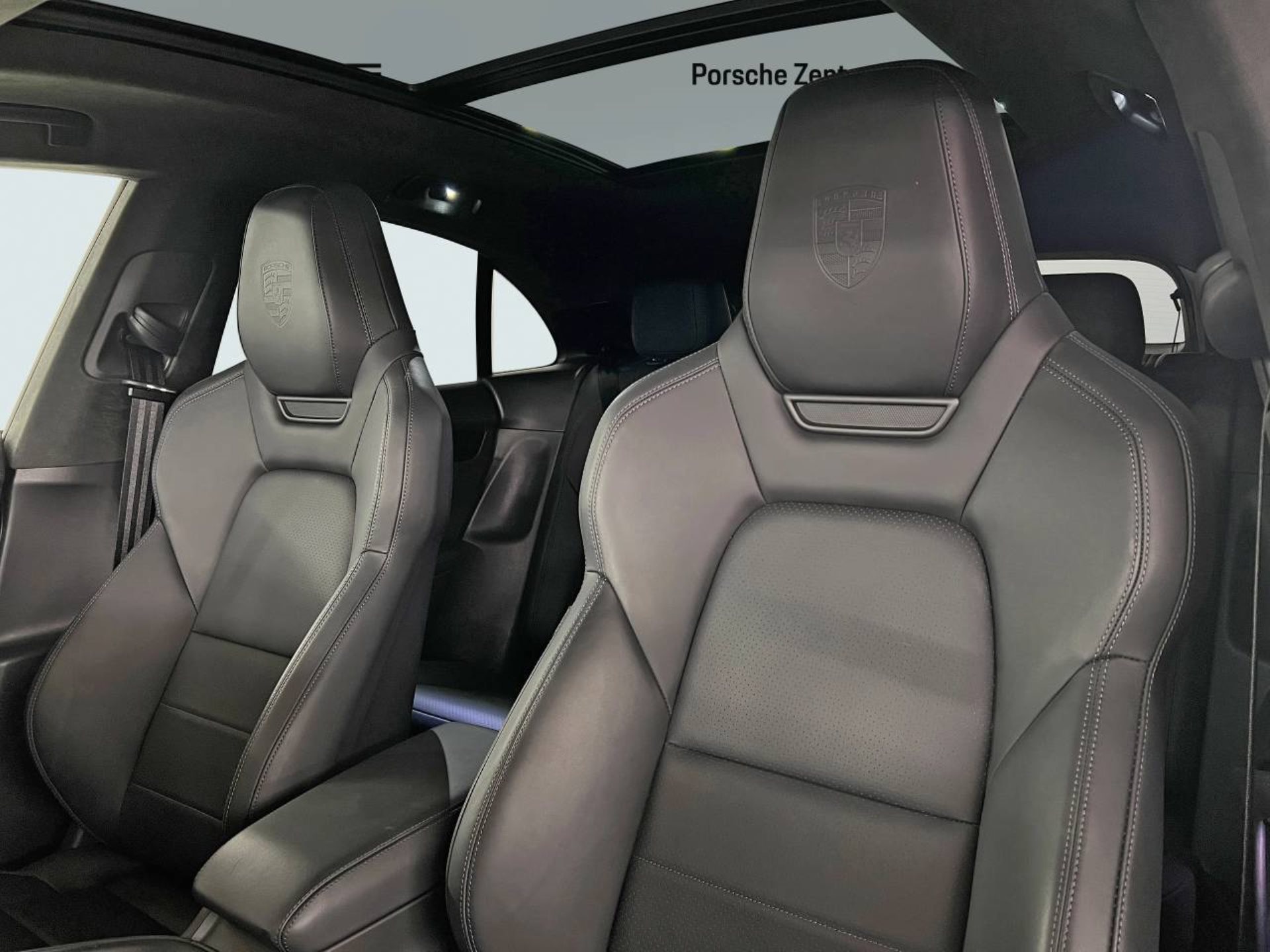 PORSCHE Macan 4S-image-4