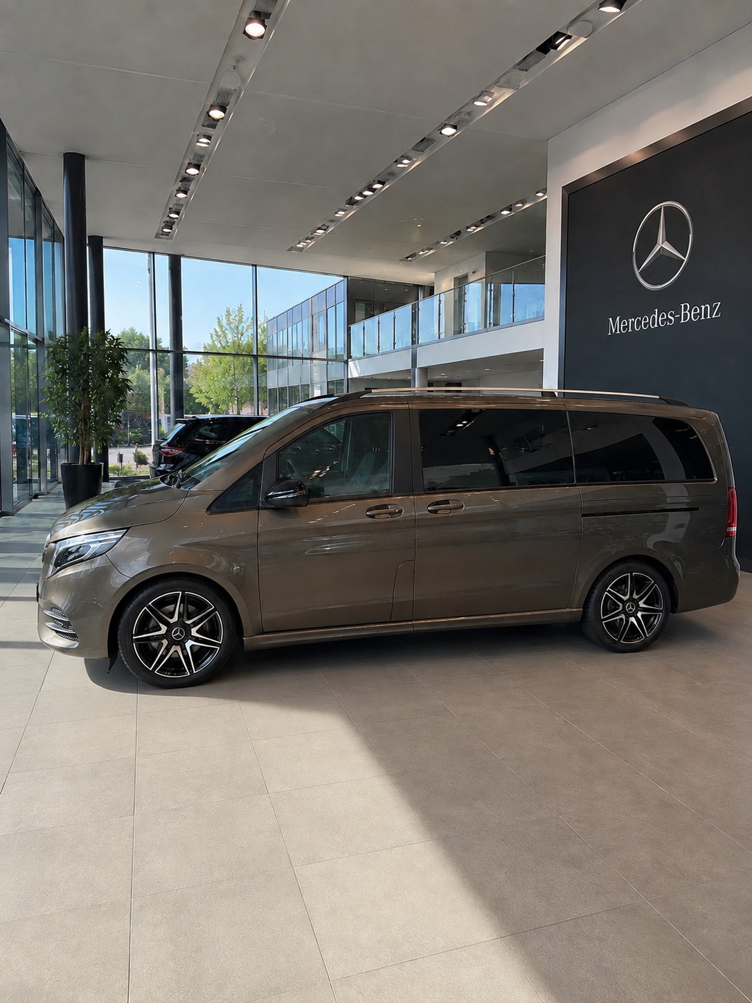 MERCEDES-BENZ V 250 d BlueTec lang 4matic-image-0