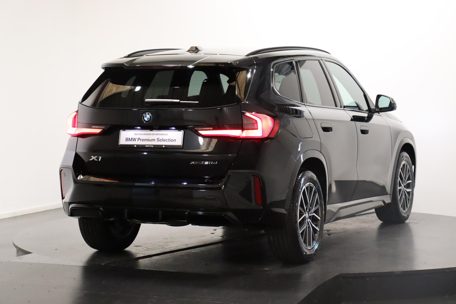 BMW X1 20d xDrive paddles-showroom-element-1