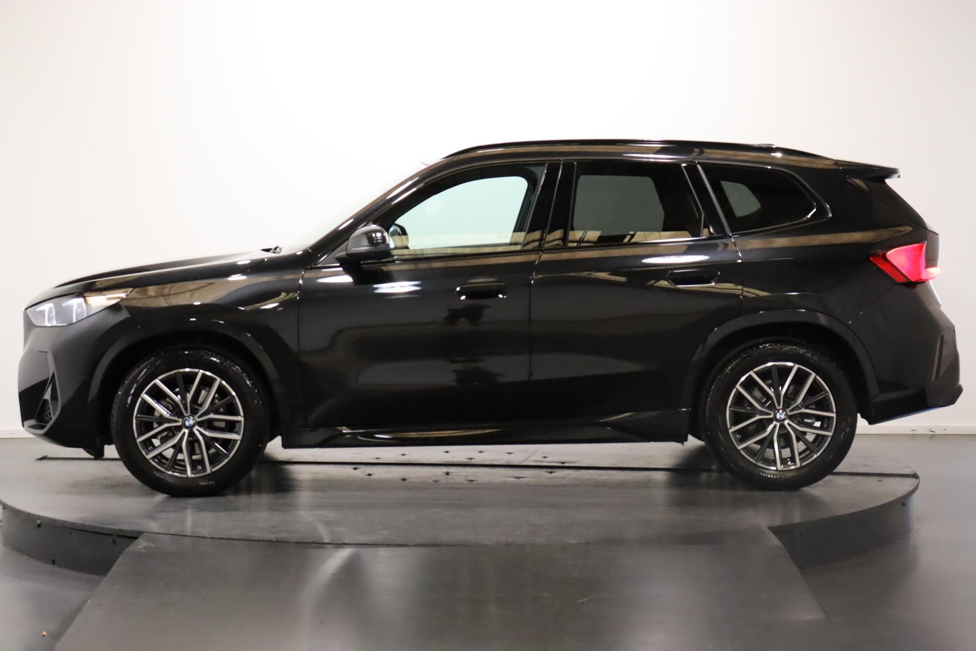 BMW X1 20d xDrive paddles-showroom-element-2