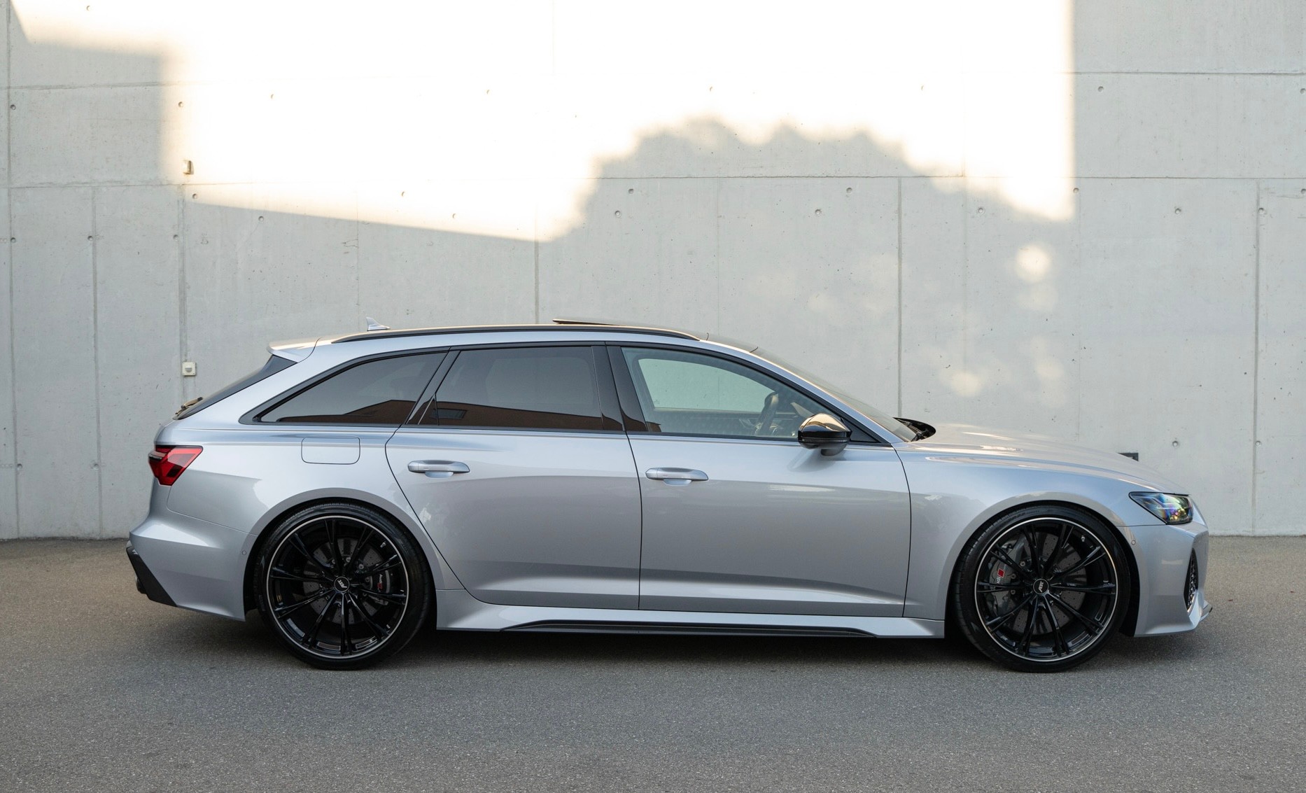 AUDI 4.0 V8 TFSI quattro T-Tronic-image-3