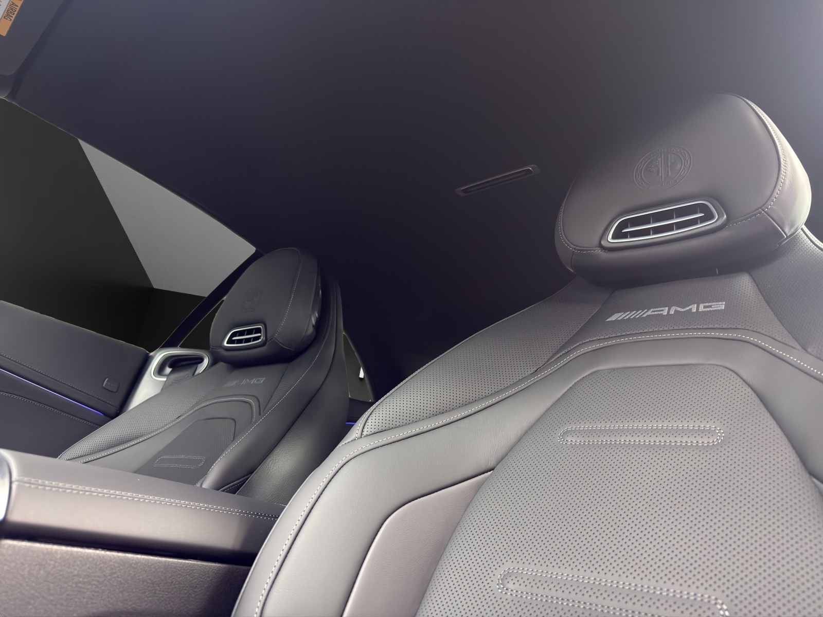 MERCEDES-BENZ AMG CLE 53 4MATIC+ Cabriolet-image-13