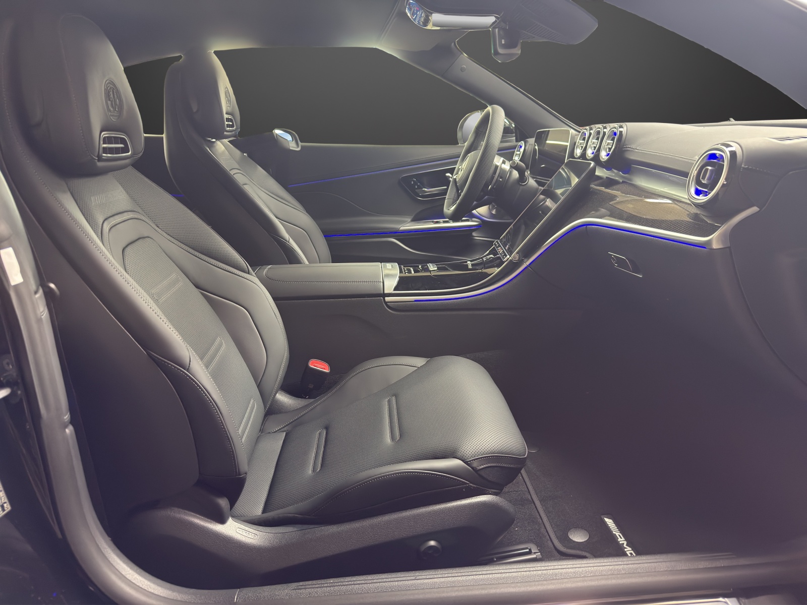 MERCEDES-BENZ AMG CLE 53 4MATIC+ Cabriolet-image-11