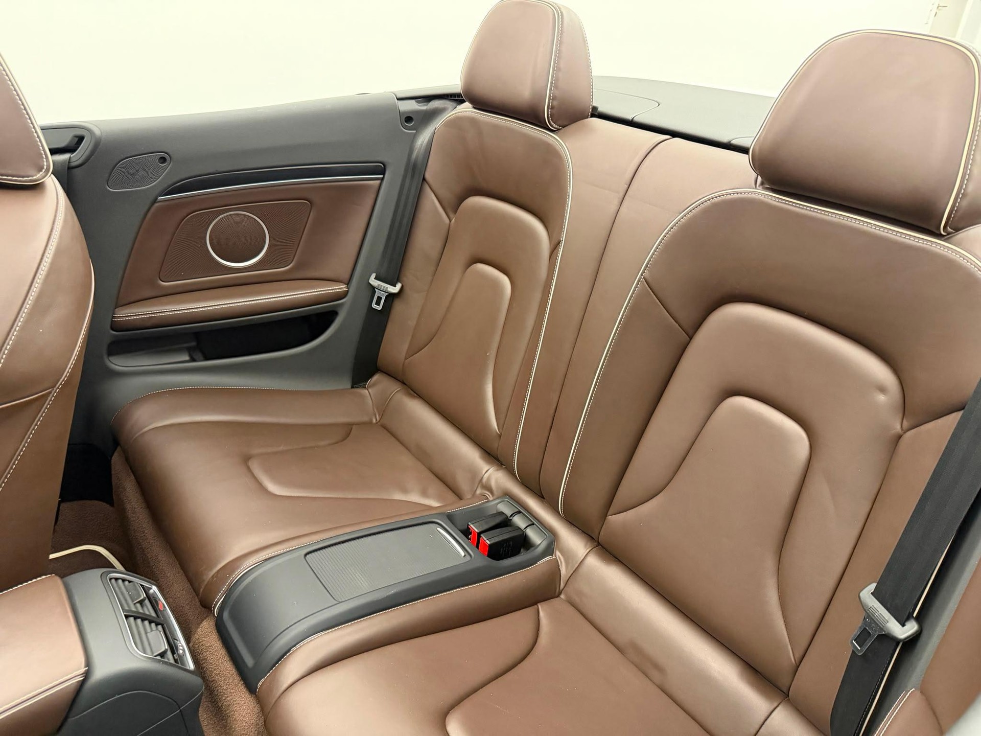 AUDI S5 Cabriolet 3.0 V6 TFSI quattro S-Tronic-image-13