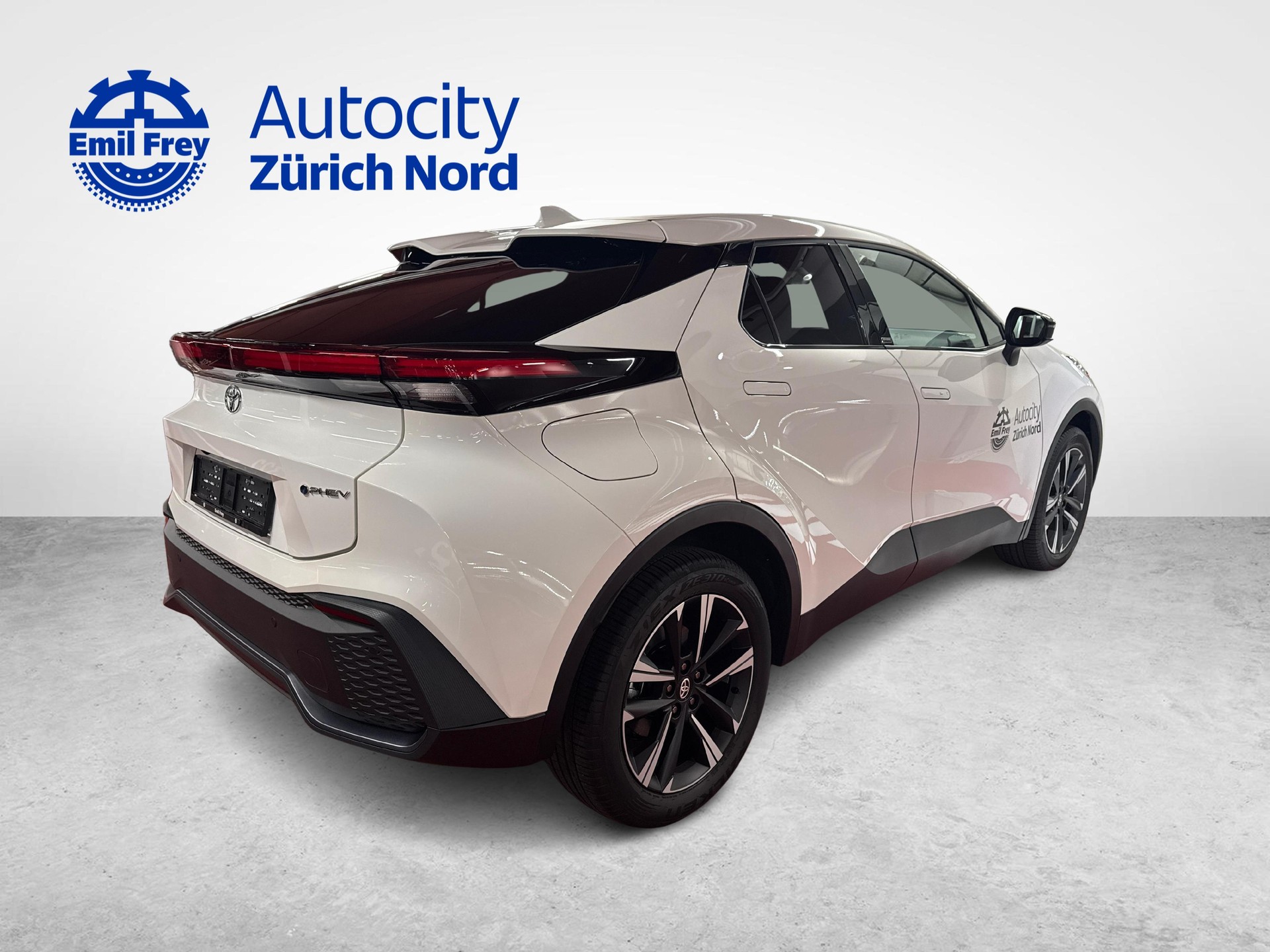 TOYOTA C-HR 2.0 PHEV Swiss Edition-image-6