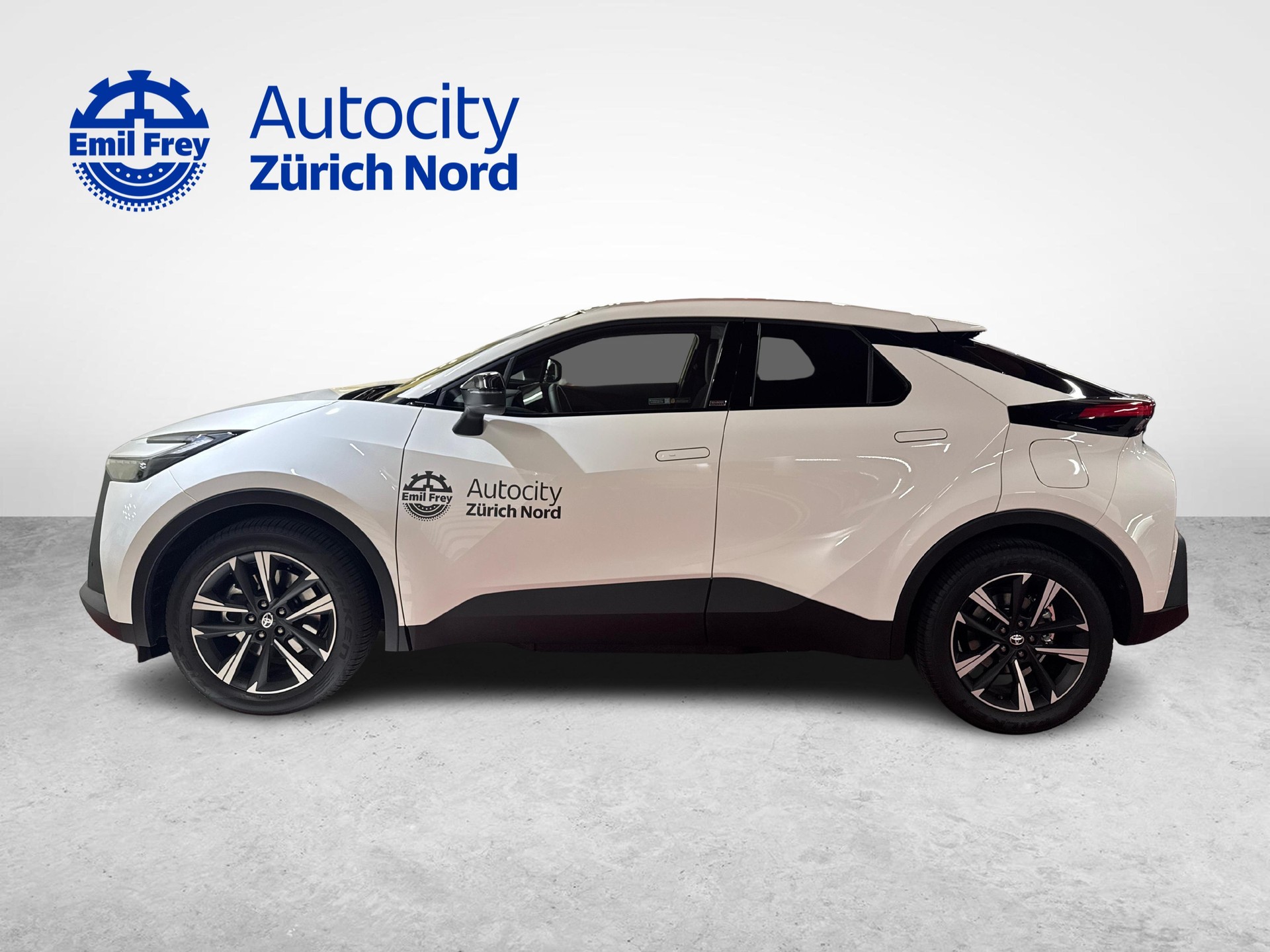 TOYOTA C-HR 2.0 PHEV Swiss Edition-image-1