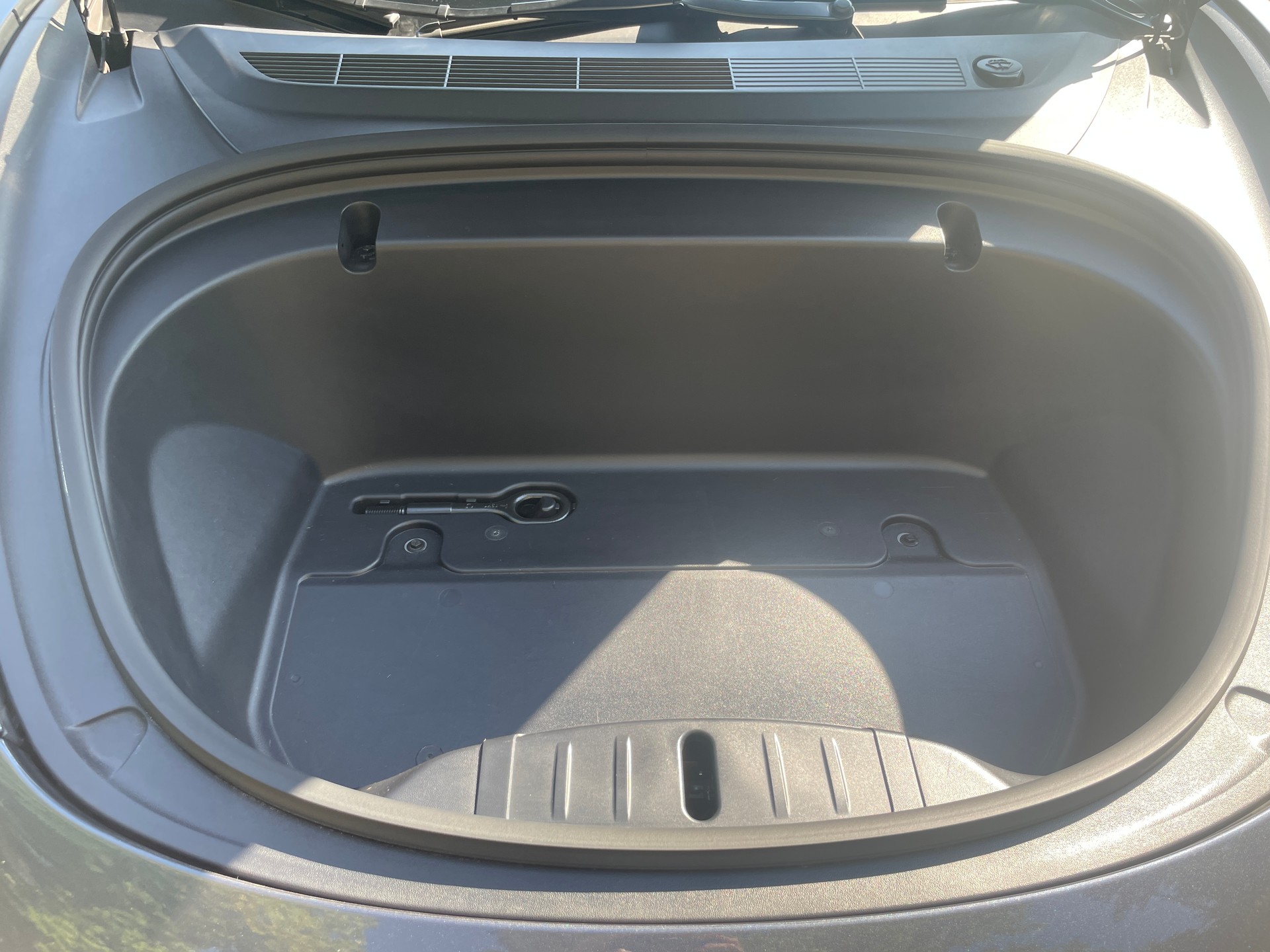 TESLA Performance D-image-8
