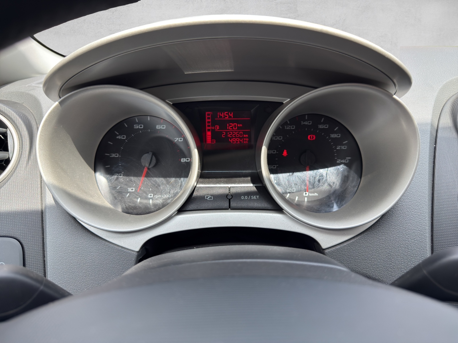 SEAT Ibiza 1.6 Sport-image-11
