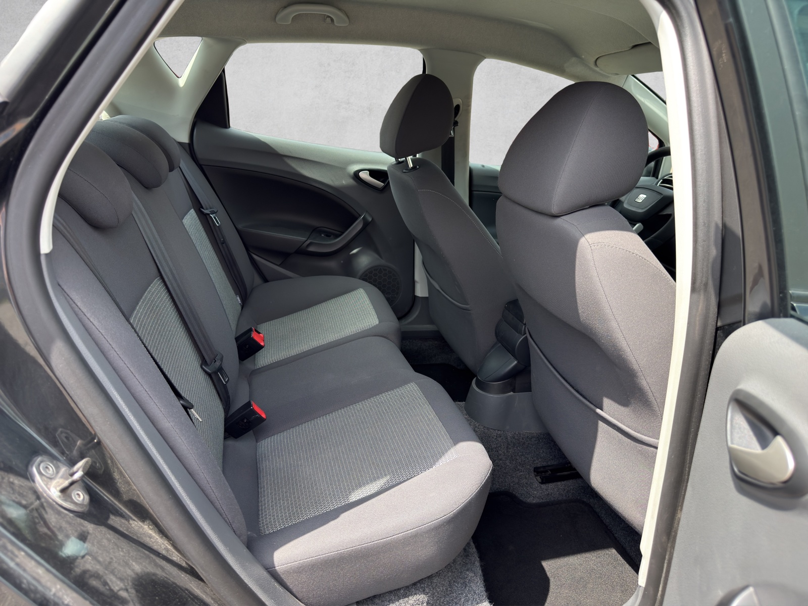 SEAT Ibiza 1.6 Sport-image-15