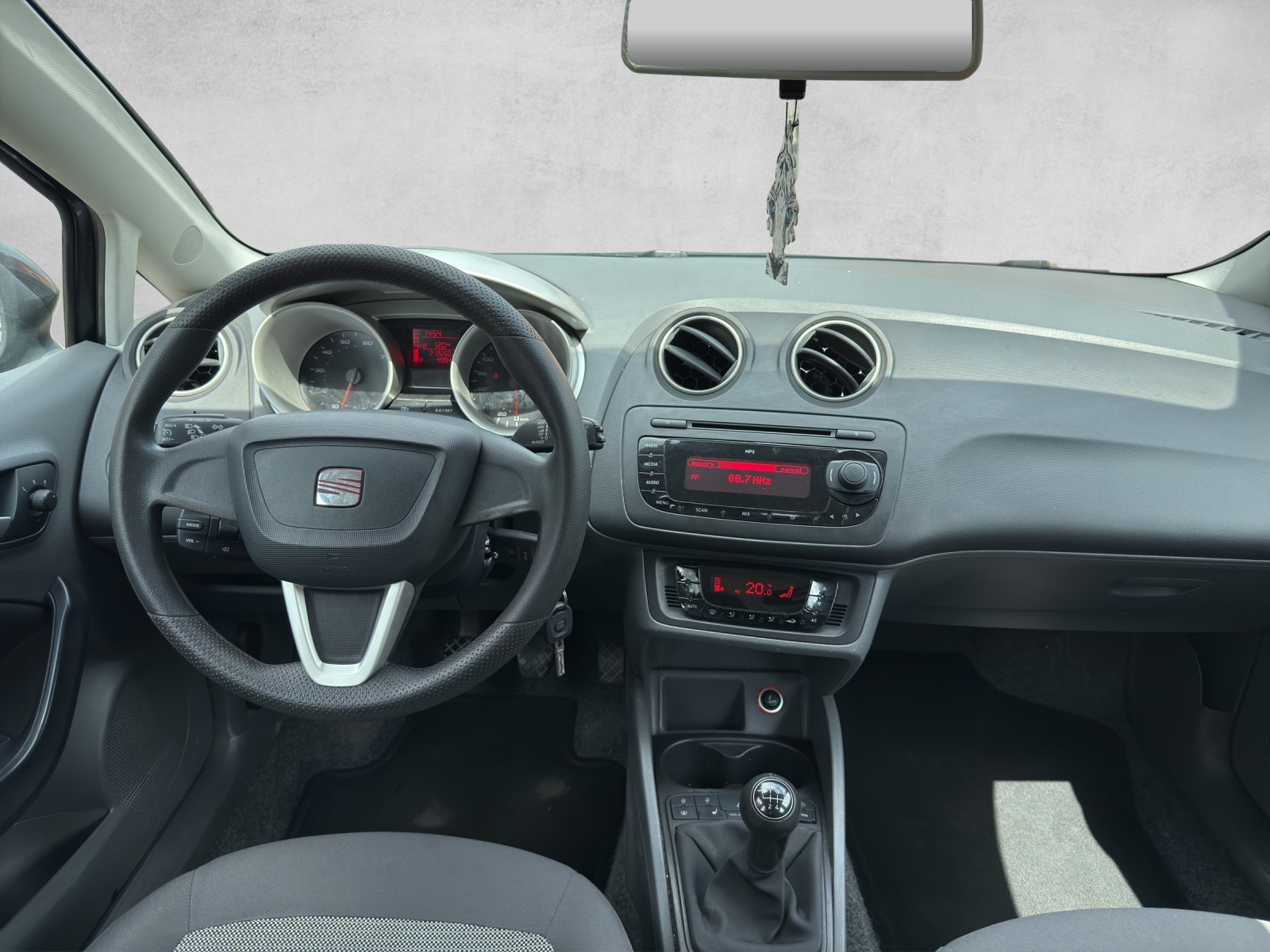 SEAT Ibiza 1.6 Sport-image-9