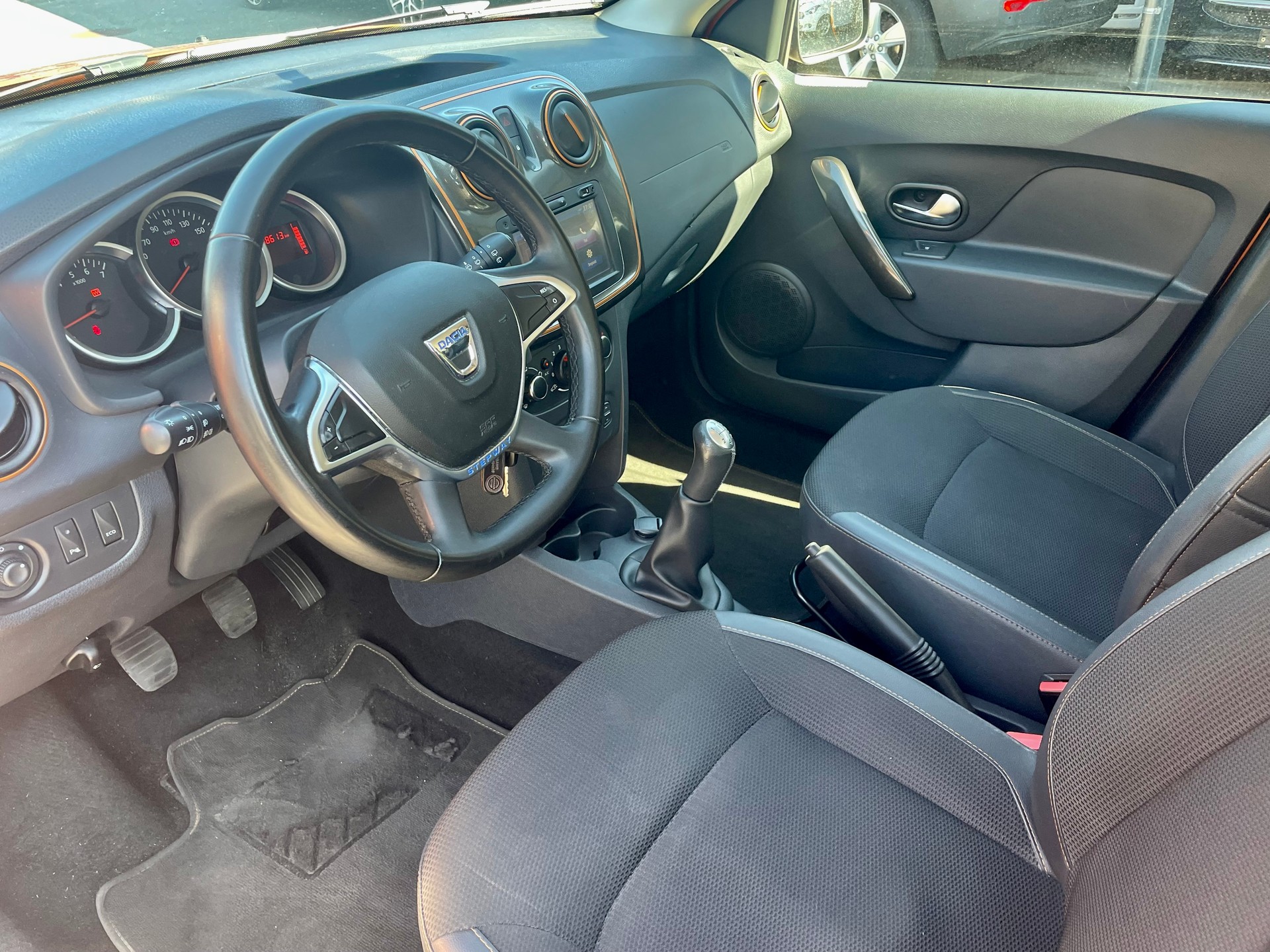DACIA Sandero Tce 90 Stepway-image-2