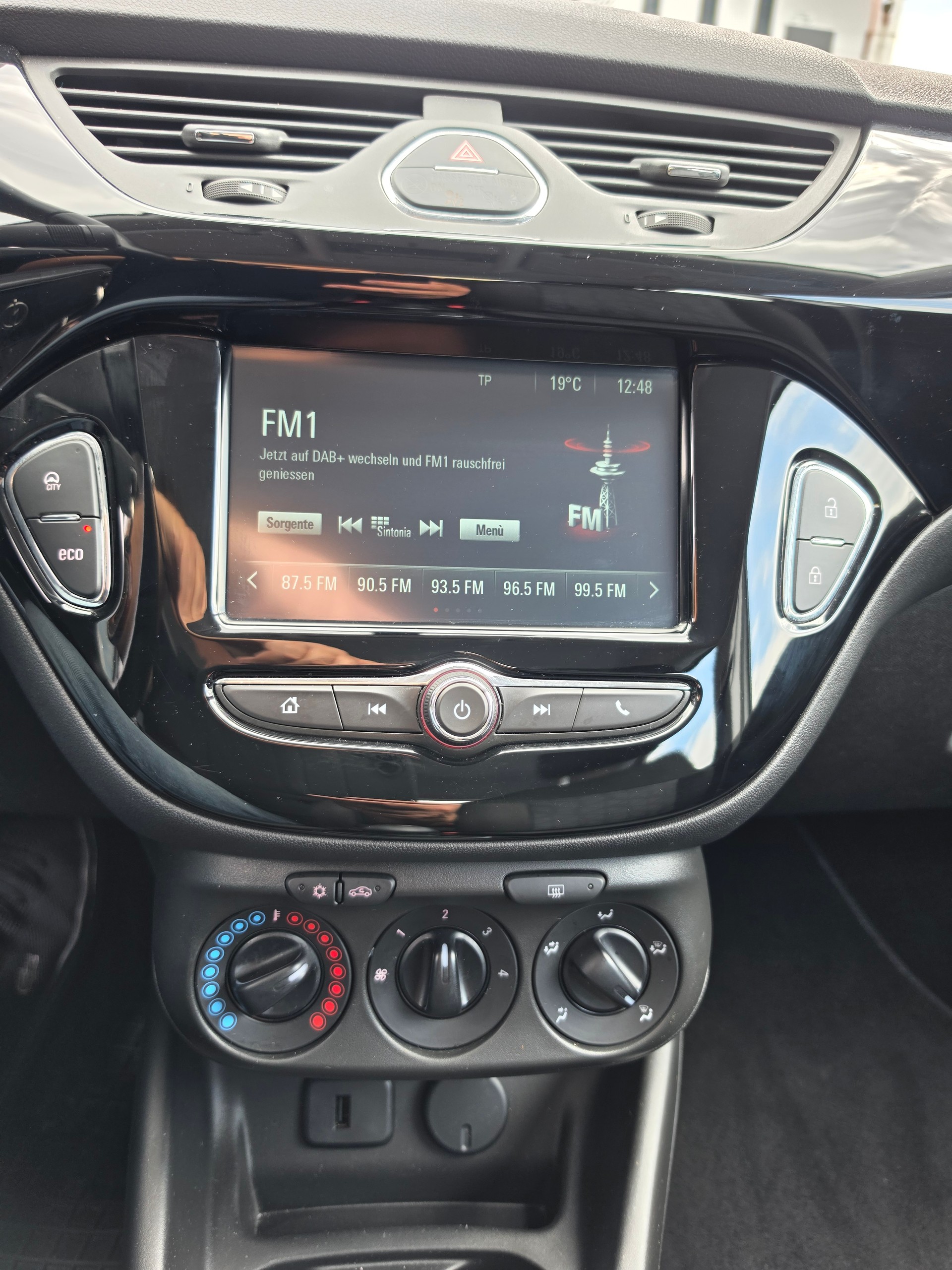 OPEL Corsa 1.4 EcoTec 120 Years Edition-image-6