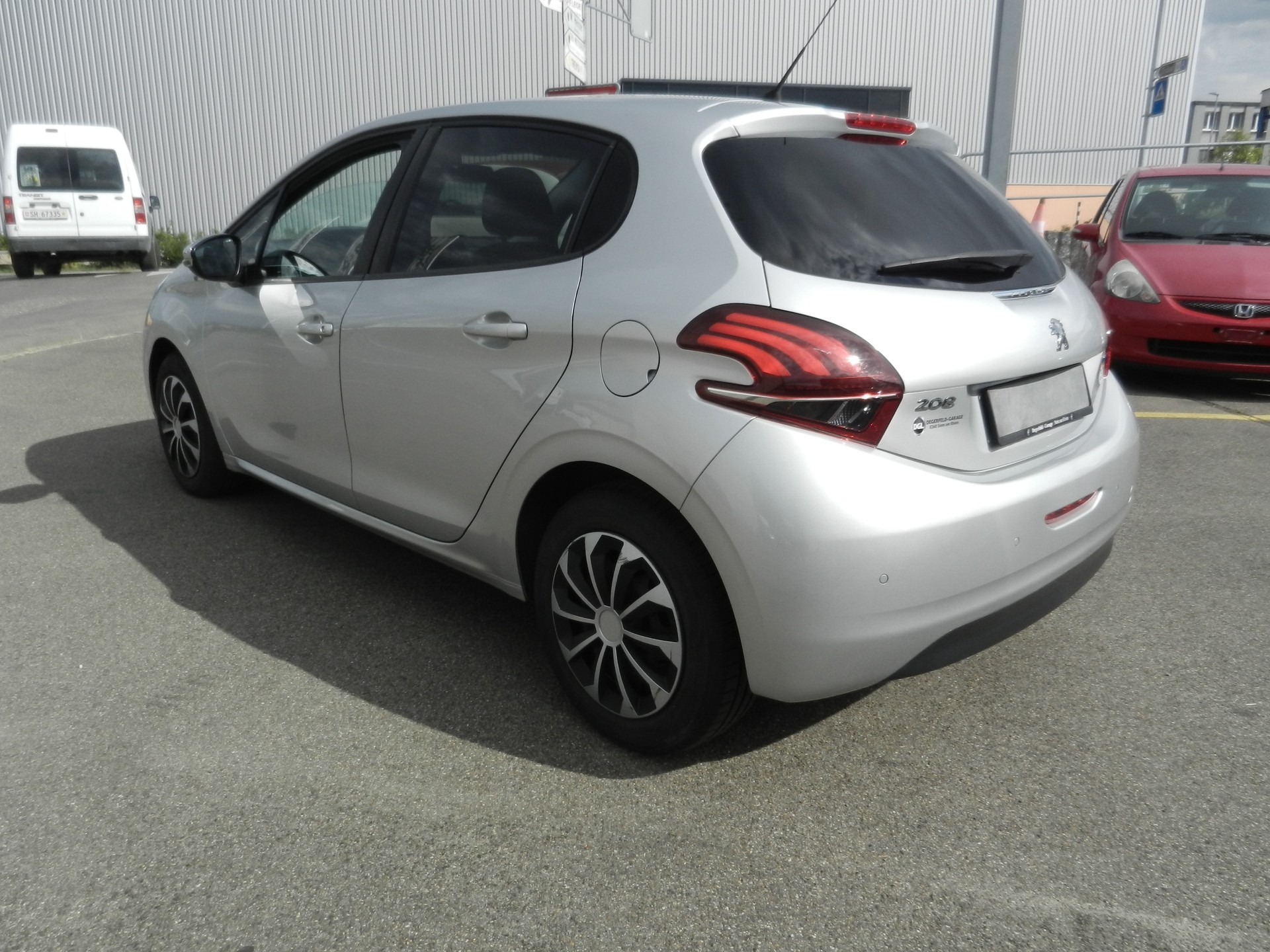 PEUGEOT 208 1.2 PureTech Style-image-2