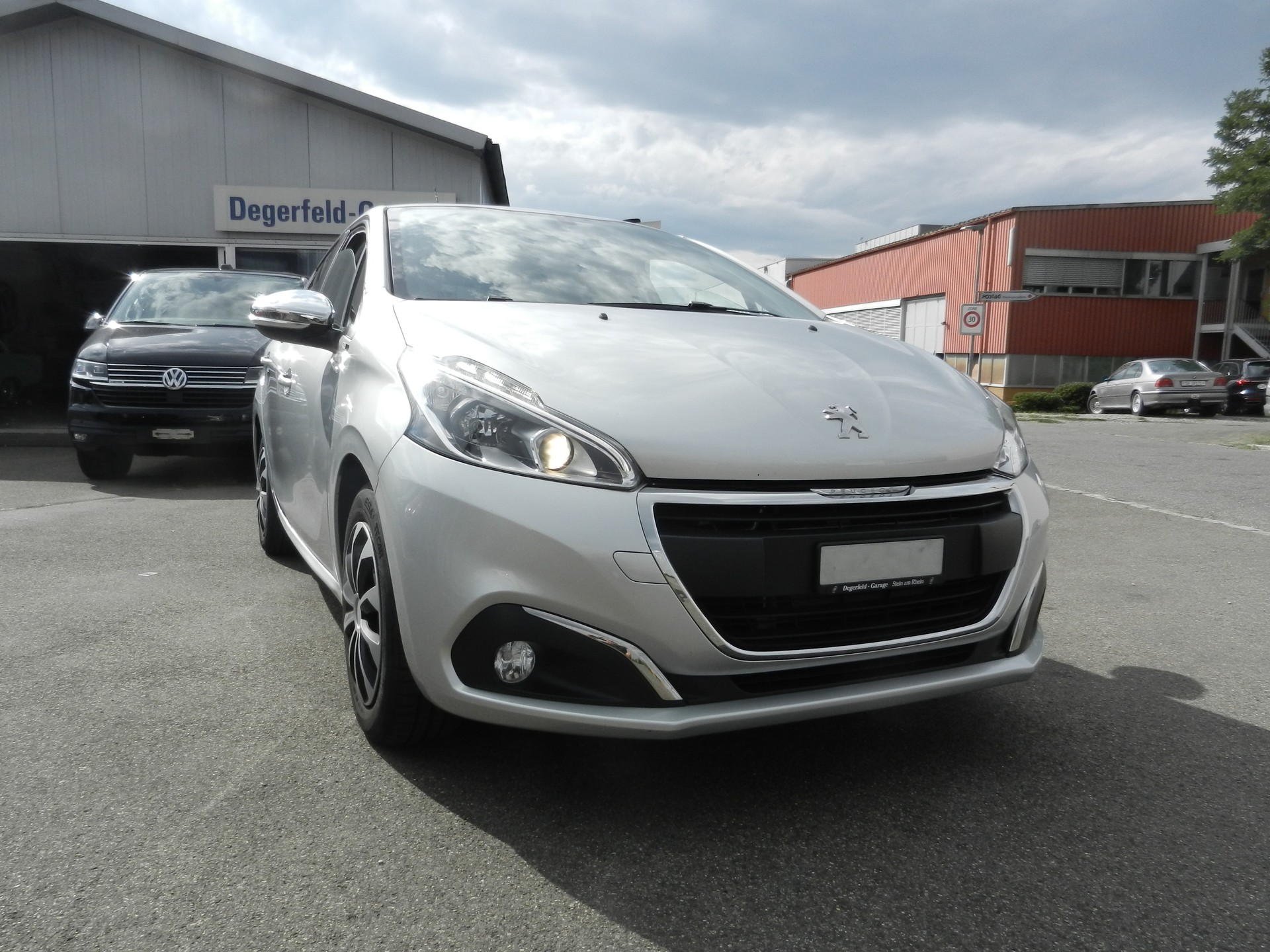 PEUGEOT 208 1.2 PureTech Style-image-0